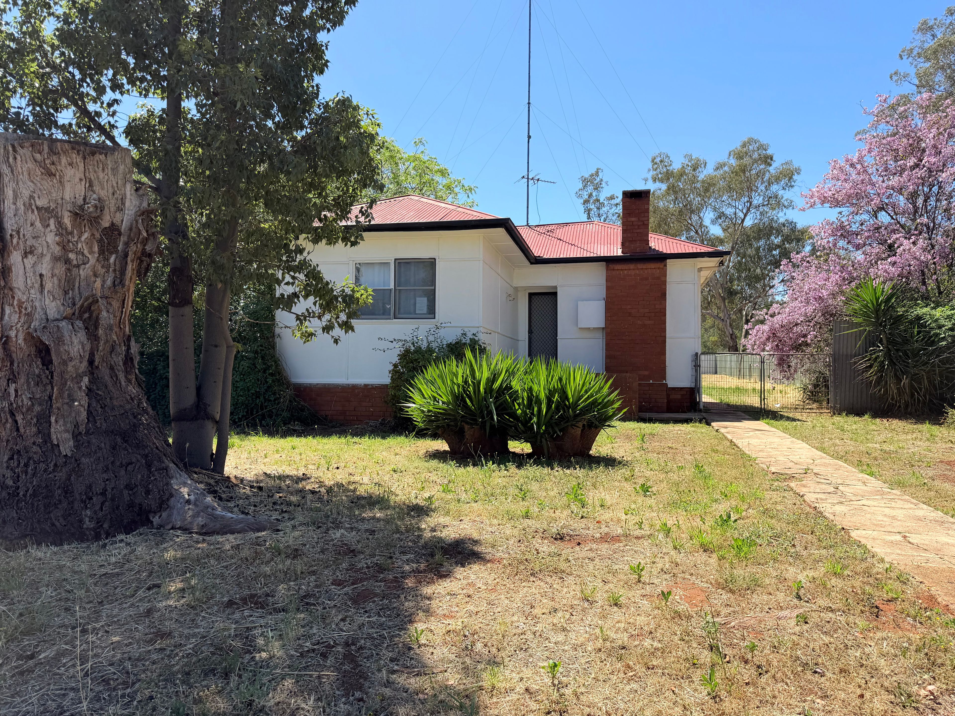 11 Caswell Street — photo from Ray White Parkes
