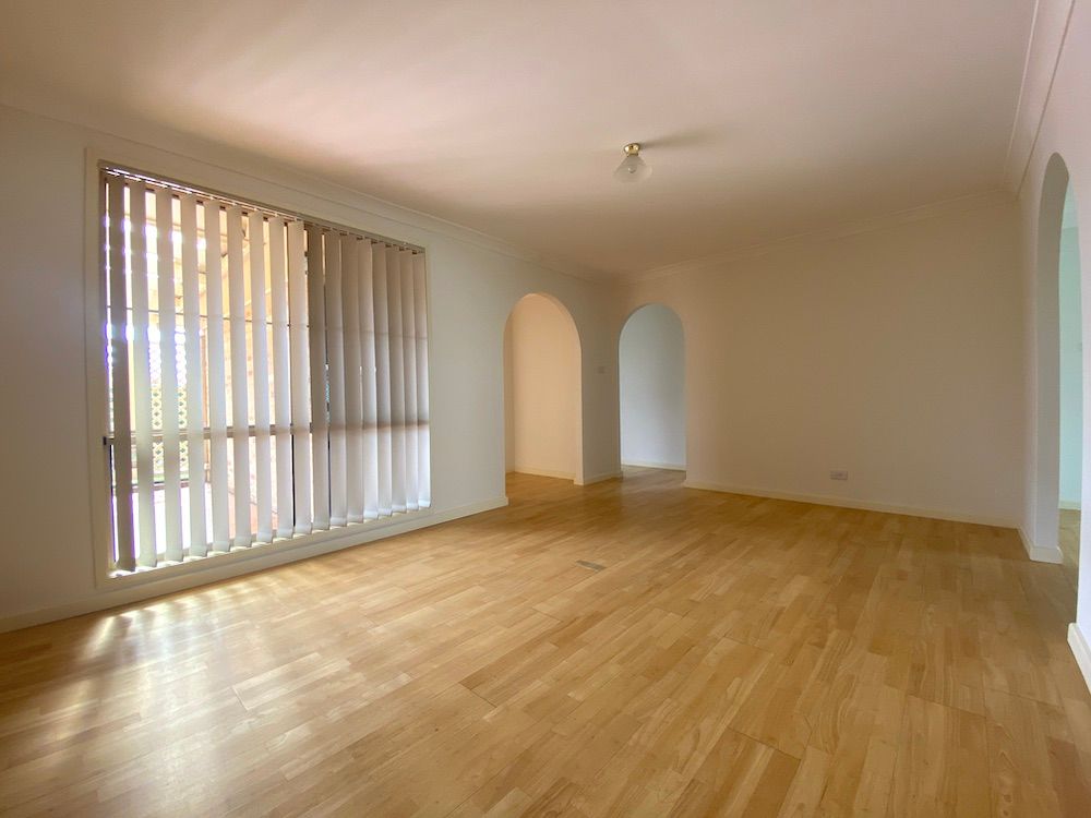 33 Merriwa Avenue, Hoxton Park, NSW 2171