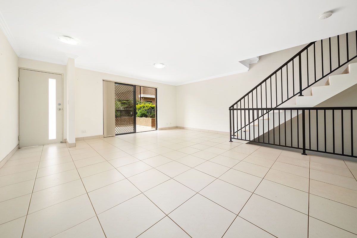 11/73-75 Acacia Road, Kirrawee, NSW 2232