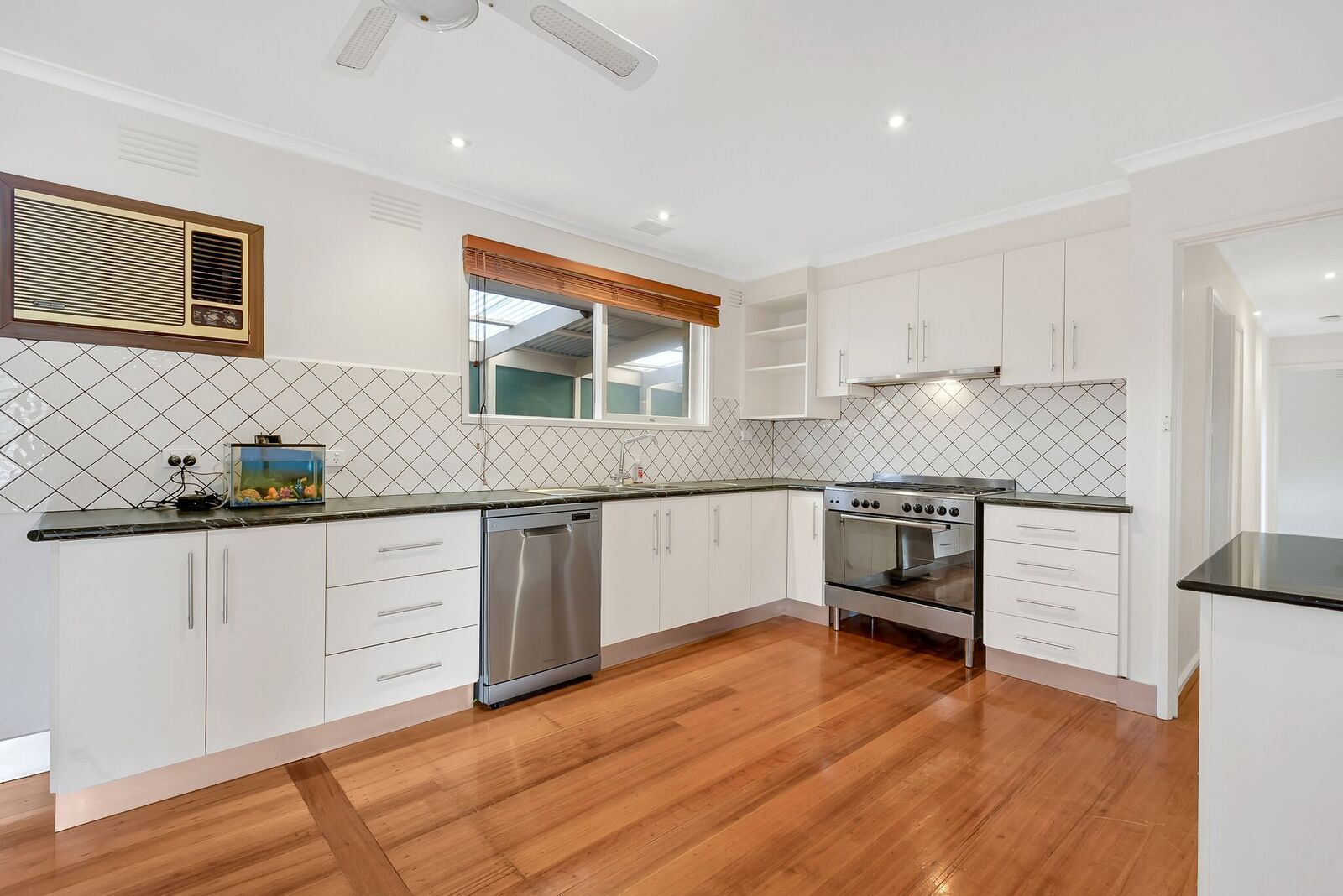 27 Tilbury Street, Thomastown, VIC 3074