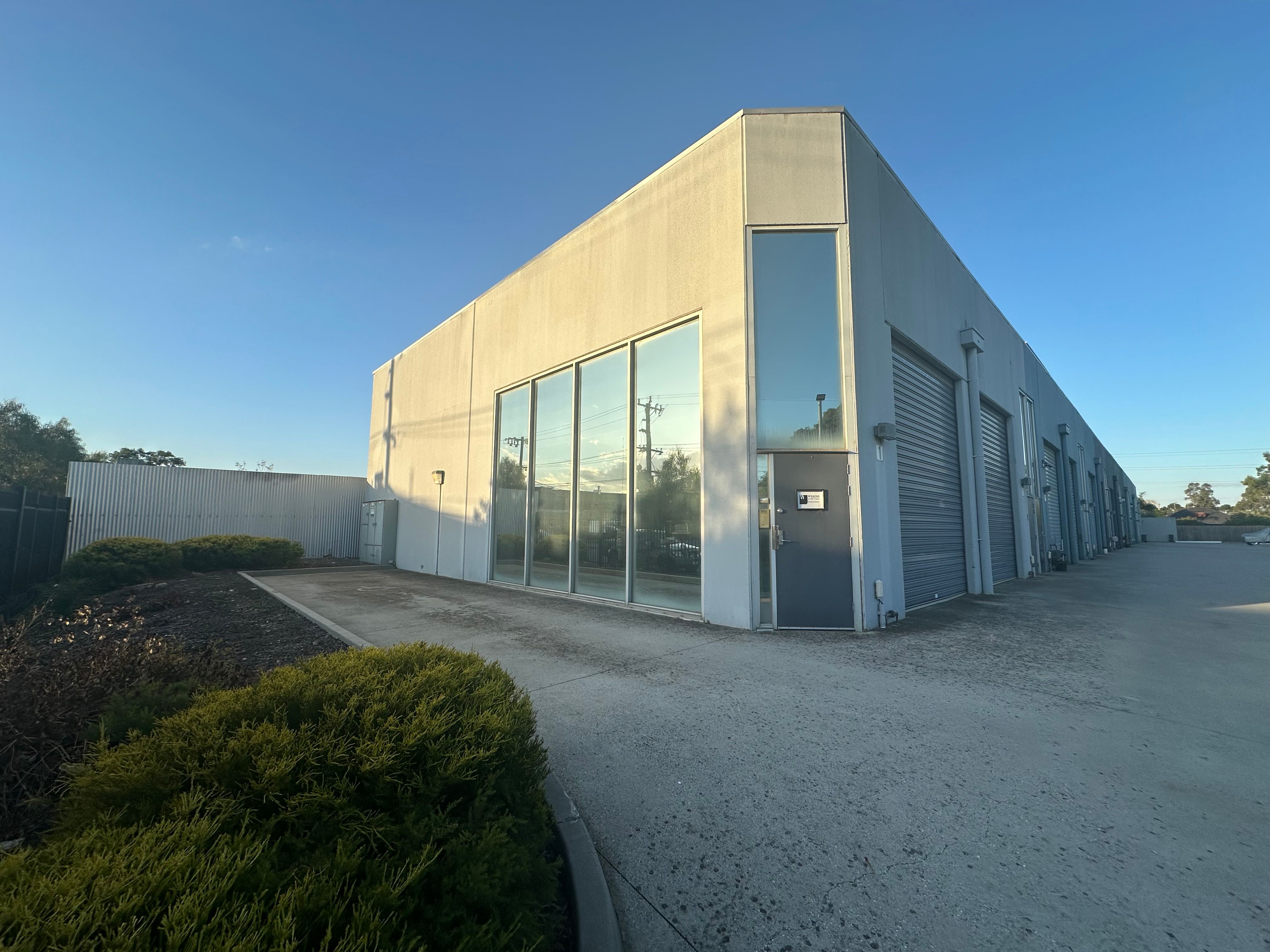 1/6 Lakeside Avenue, Reservoir, VIC 3073