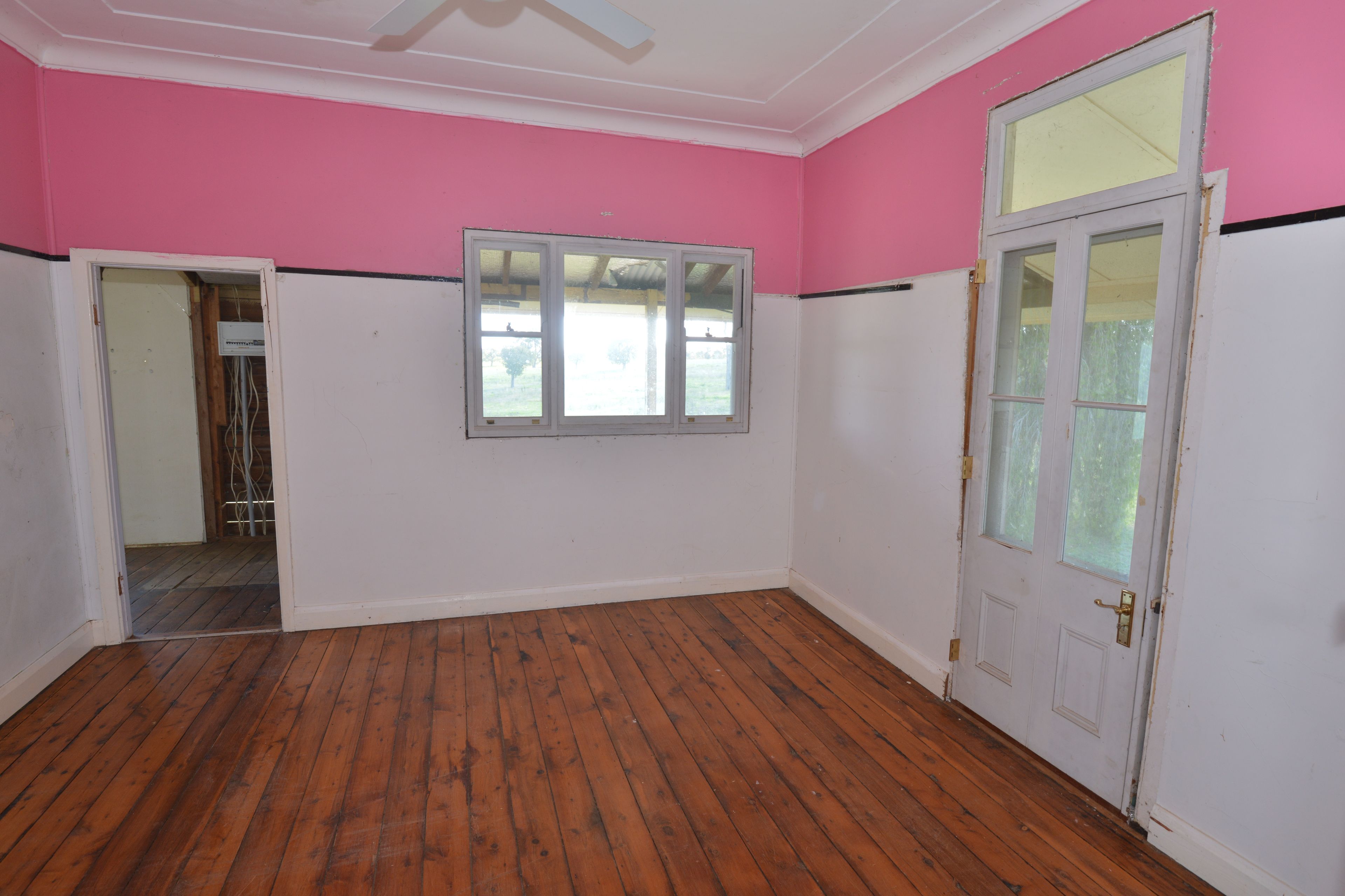 16387 Oxley Highway — photo 13 of 30