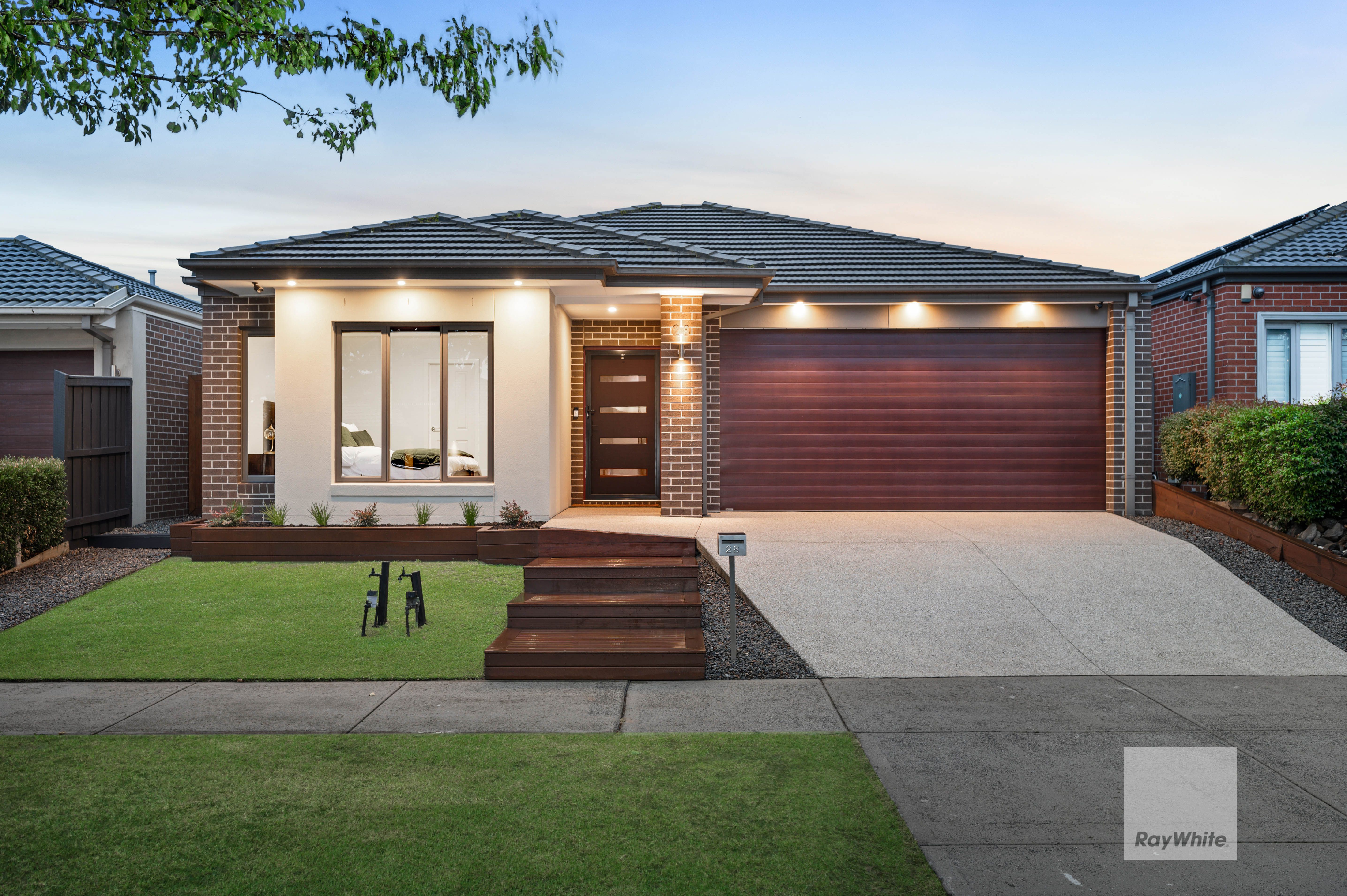 28 Oak Leaf Street, Greenvale, VIC 3059