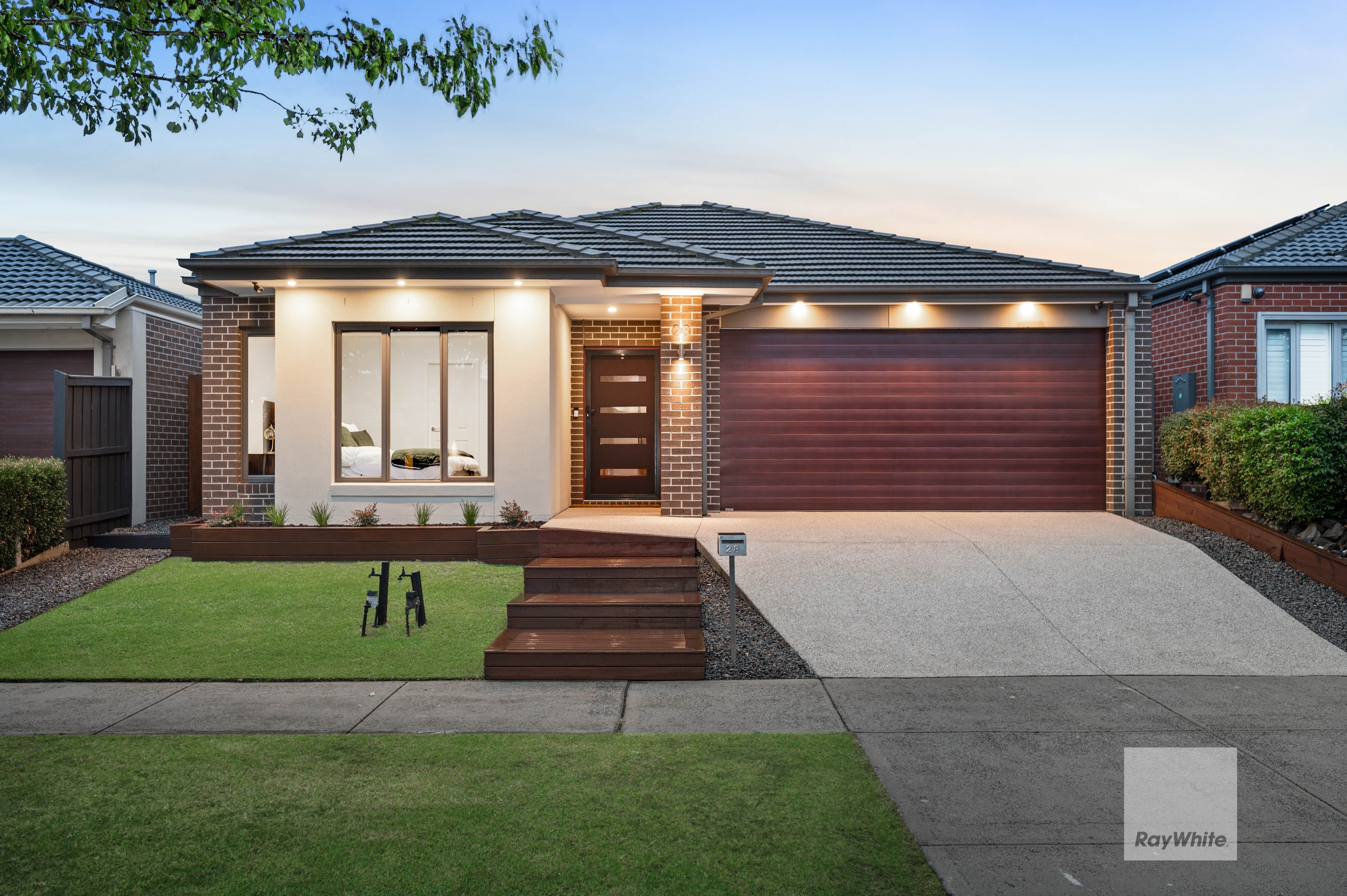 28 Oak Leaf Street, Greenvale, VIC 3059