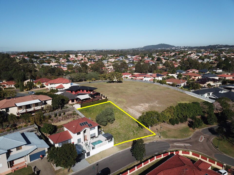 33 Kenilworth Place, Carindale, QLD 4152