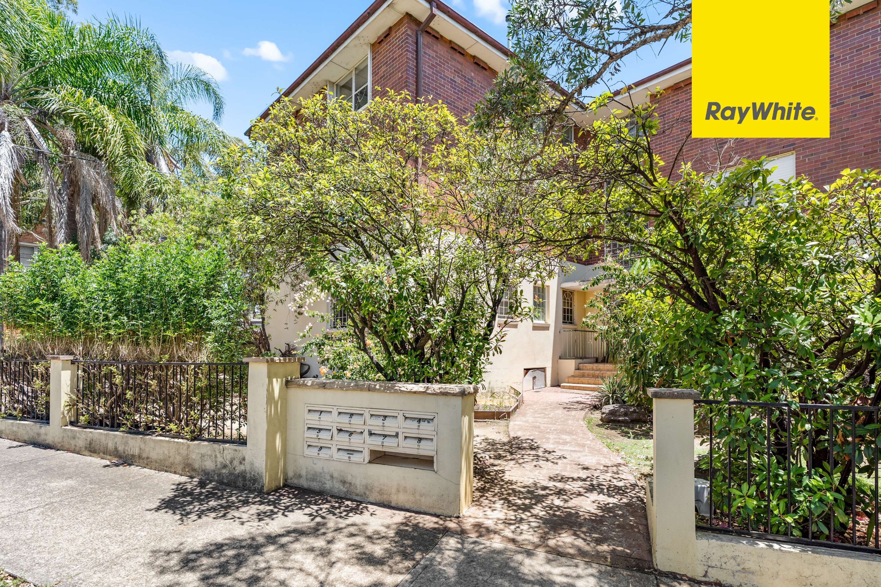 8/29-31 Marlene Crescent, Greenacre, NSW 2190