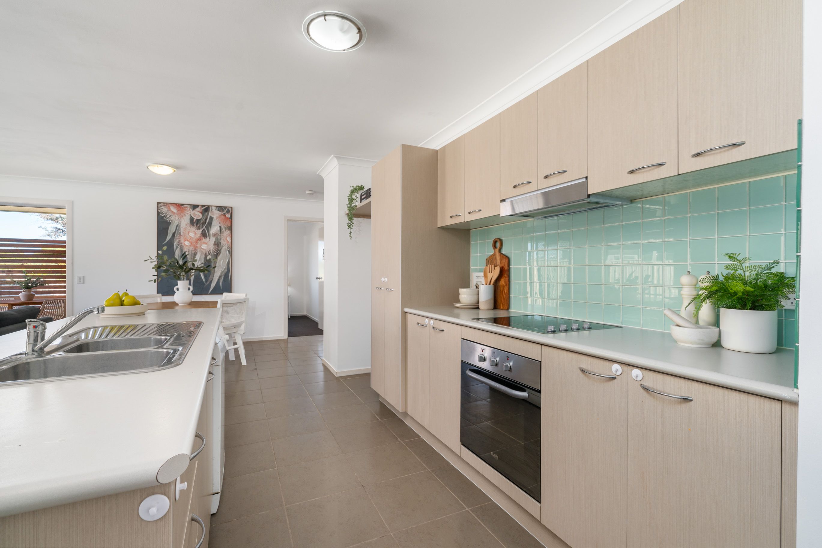 6 Blacket Place, Hamilton Valley, NSW 2641