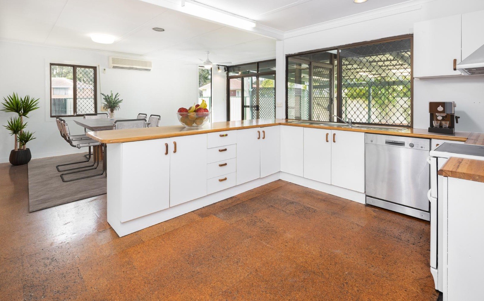 1 Winnetts Road, Daisy Hill, QLD 4127