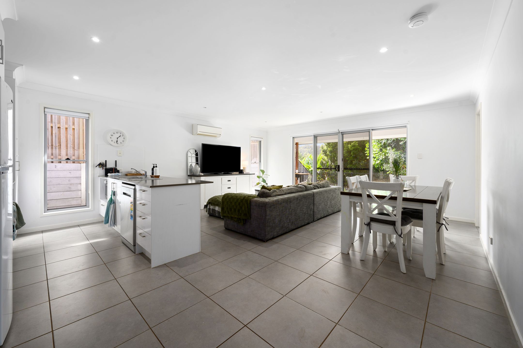 11 Greenvale Crescent — photo 5 of 17