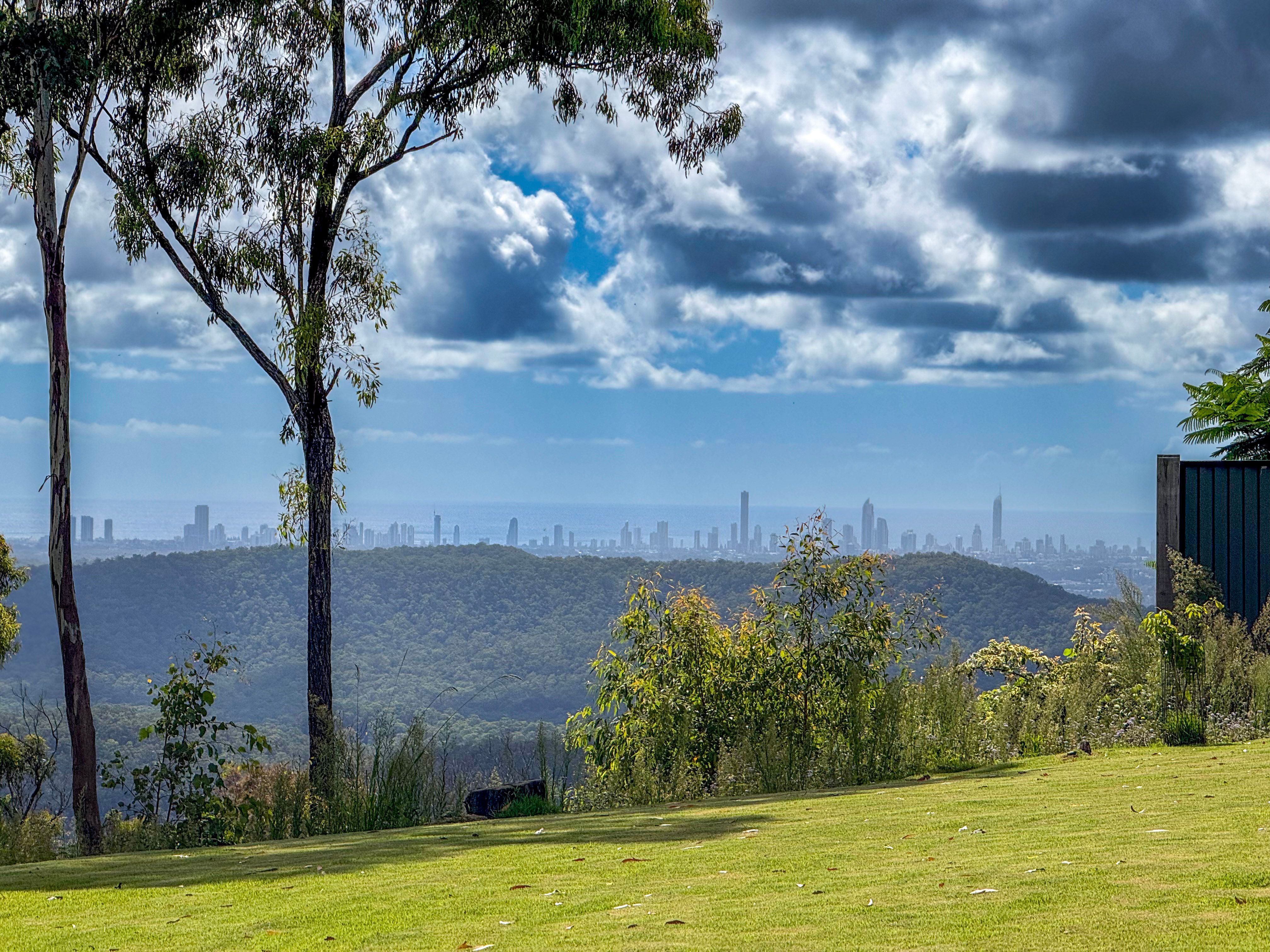 21 Wildflower Court, Clagiraba, QLD 4211