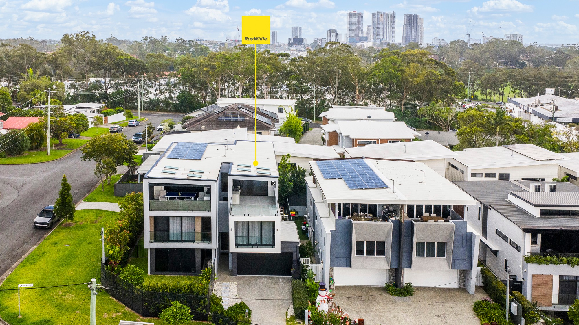 2/17 Deauville Drive, Southport, QLD 4215