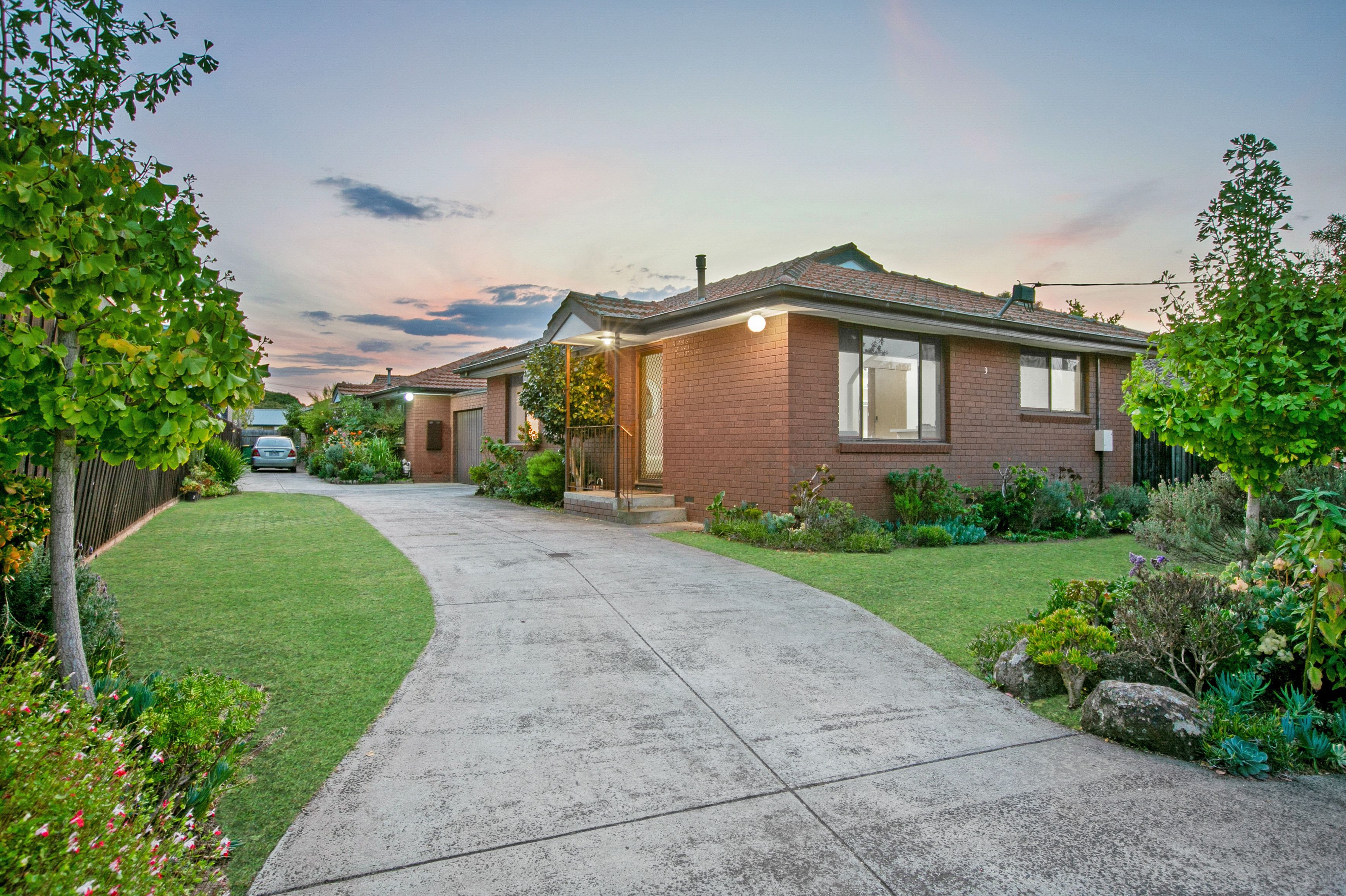 1/3 Erskine Avenue, Reservoir, VIC 3073