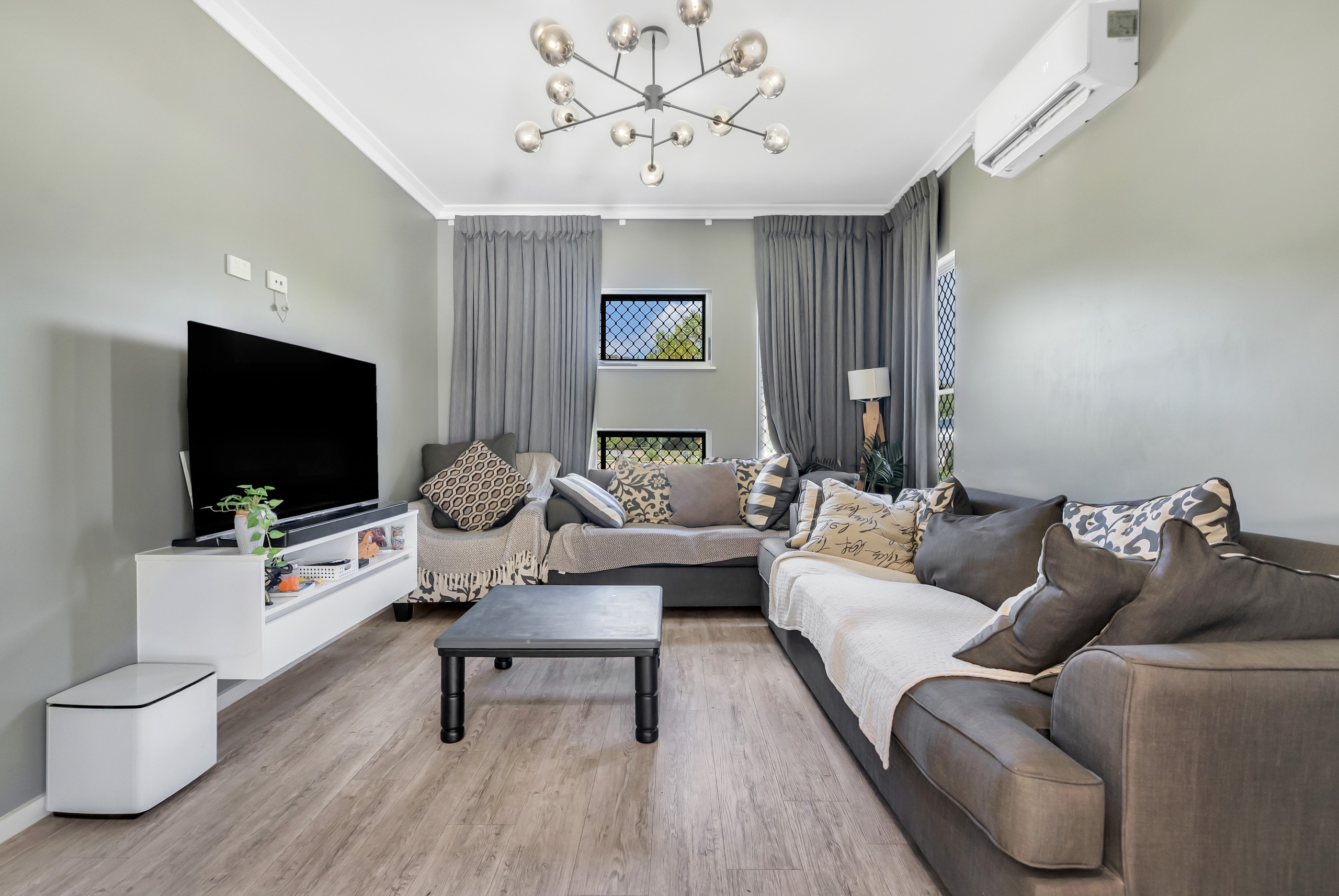 61 Elphinstone Street, Kanimbla, QLD 4870