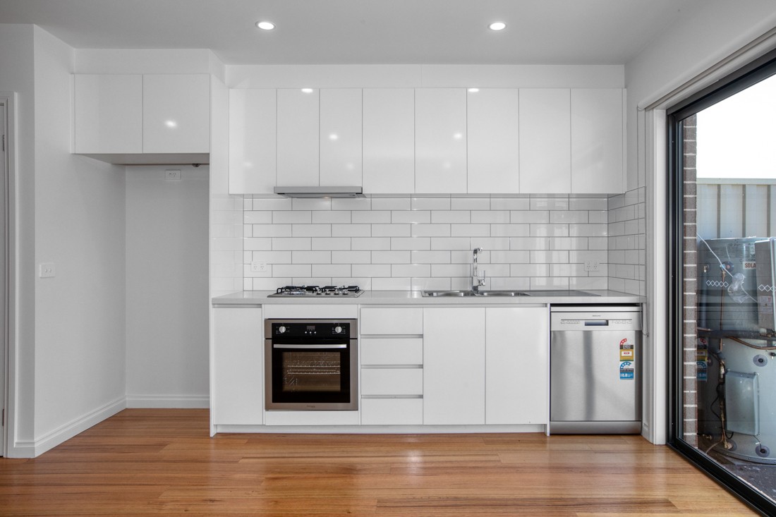 2/28 Romsey Avenue, Sunshine North, VIC 3020