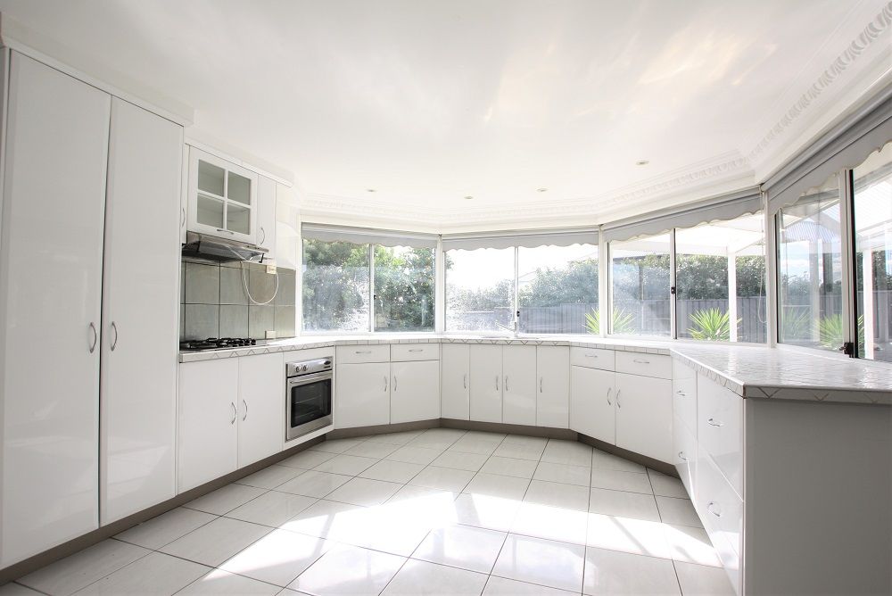 5 Hilltop Place, Currans Hill, NSW 2567