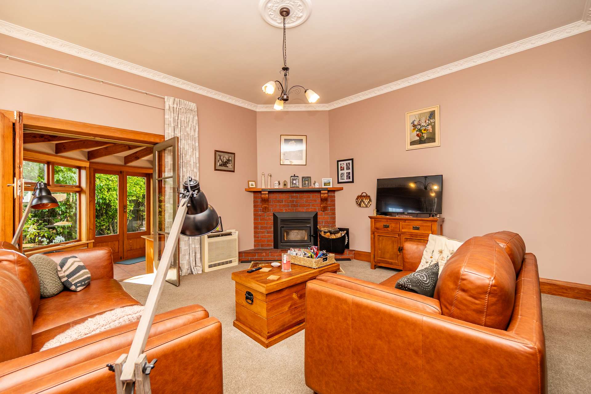 1 St Johns Avenue photo 11