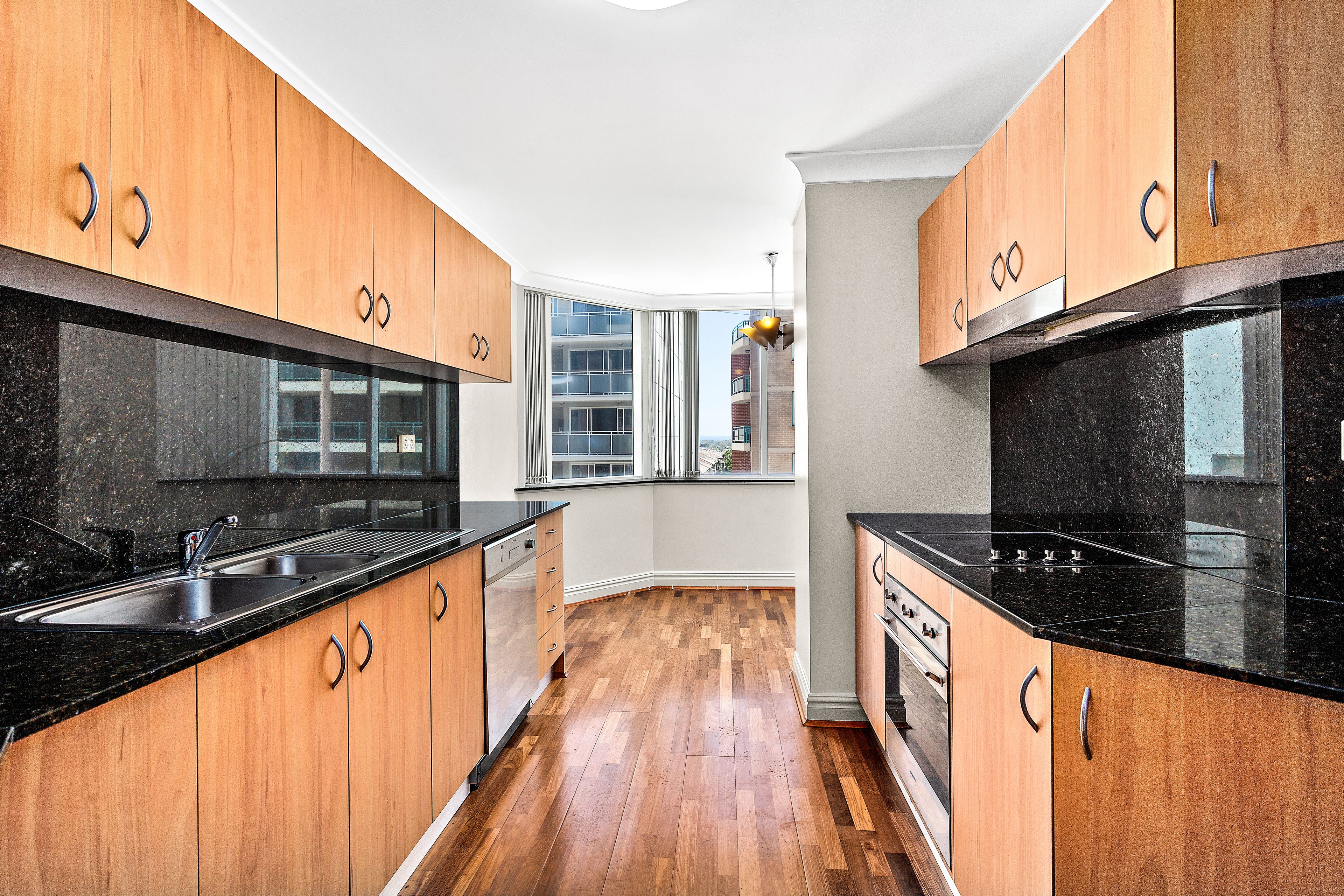 8J/36-42 Princess Street — photo 5 of 10