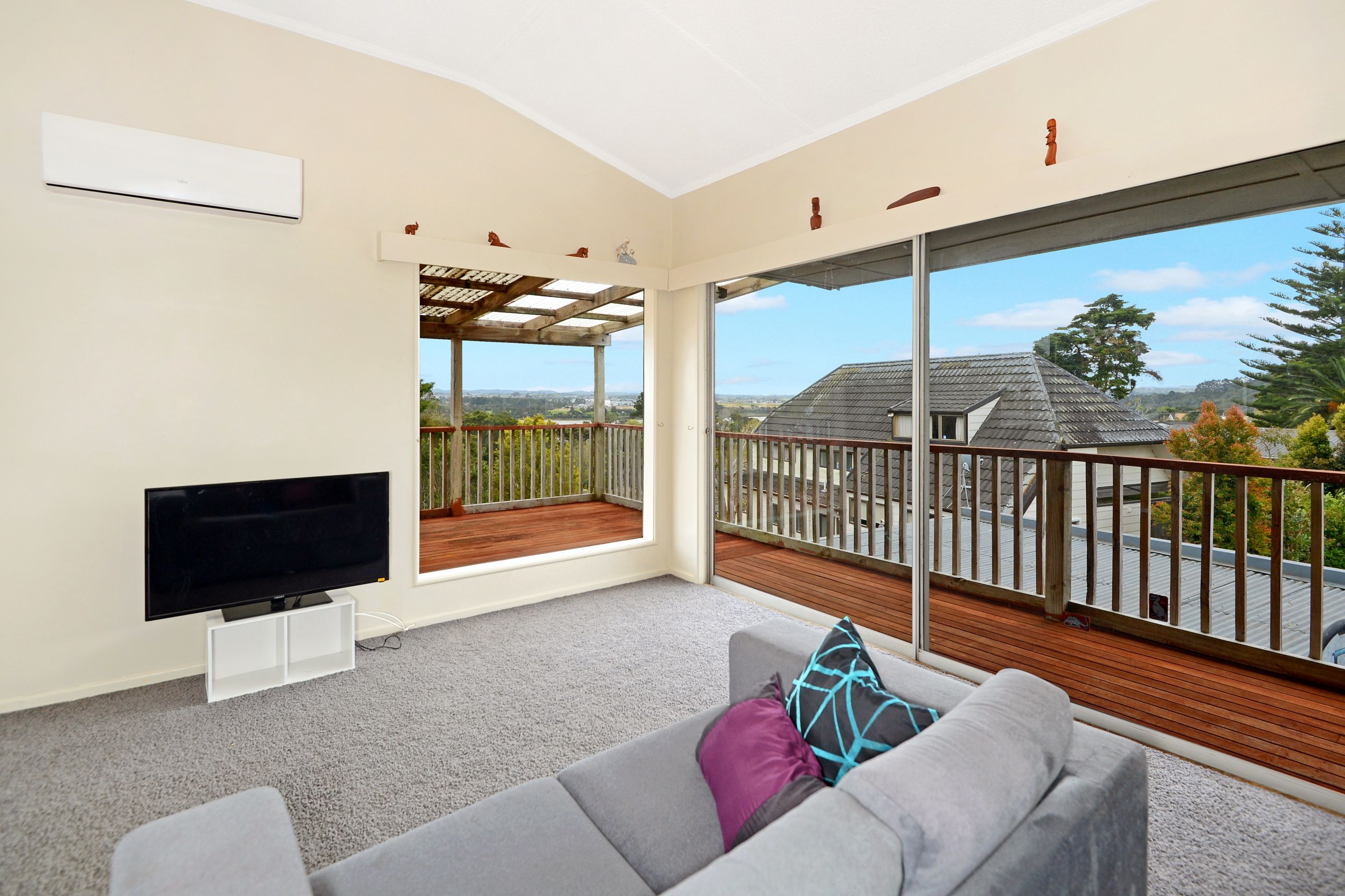 11 Drome View Place, Beach Haven, North Shore City