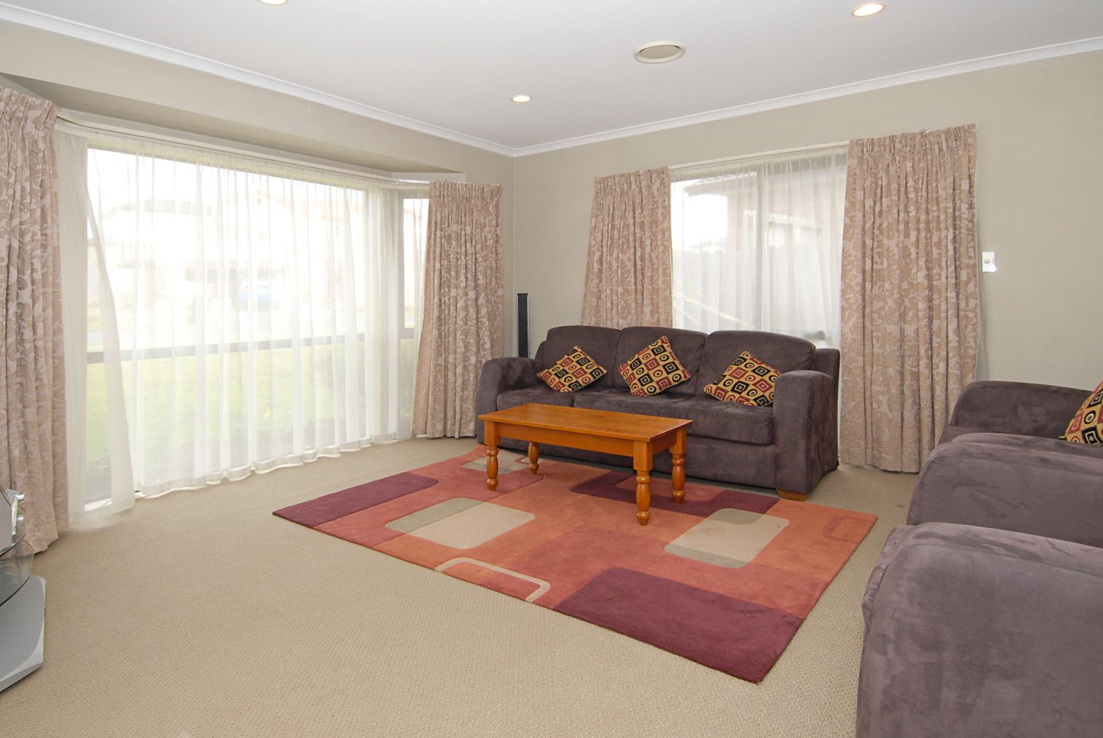 32 Raphoe Road, Flat Bush, Manukau City