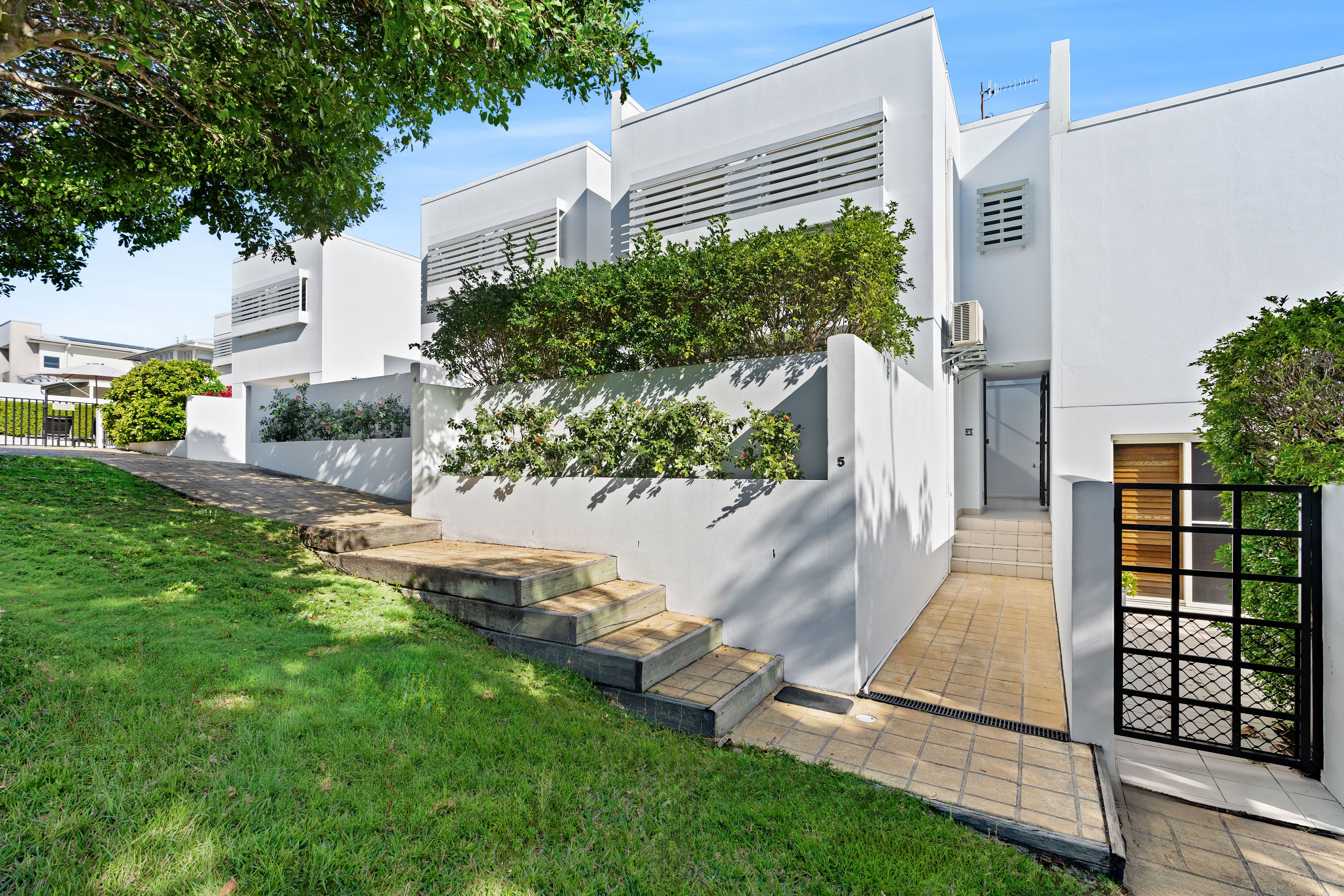 5/4-6 Hill Street — photo from Ray White Noosa