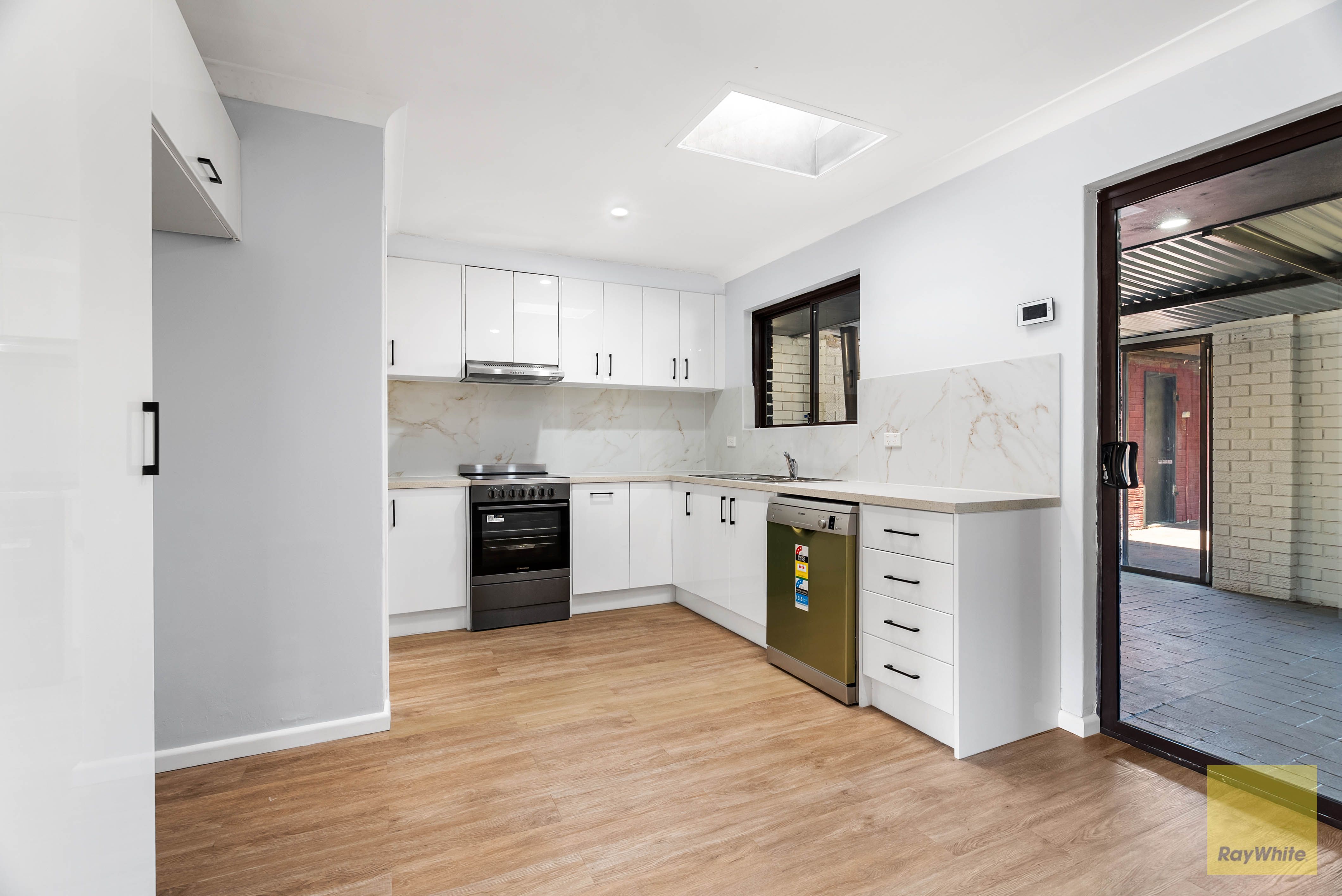 54 Stennett Street — photo 4 of 24