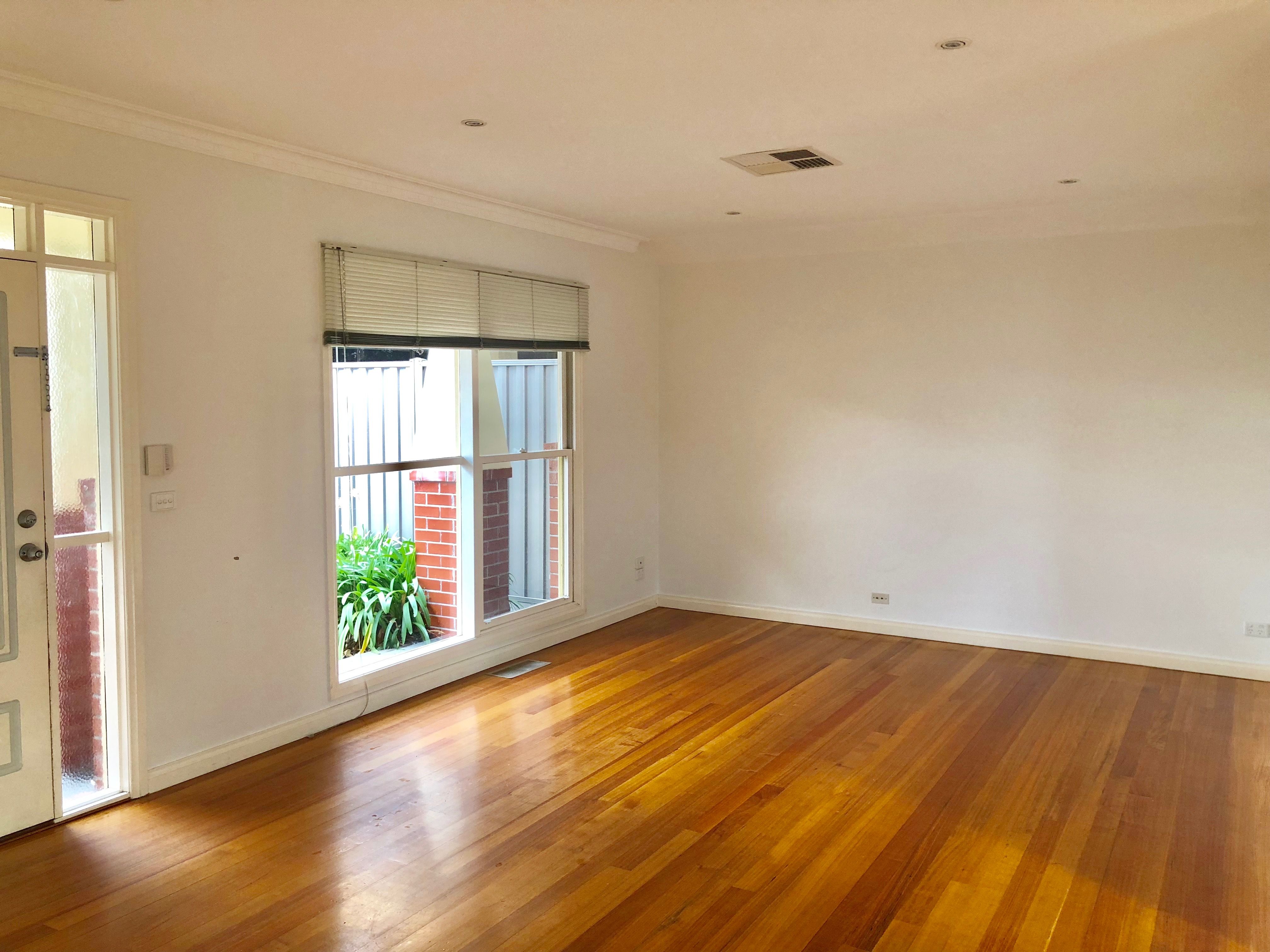 2/5 Camden Road, Hughesdale, VIC 3166