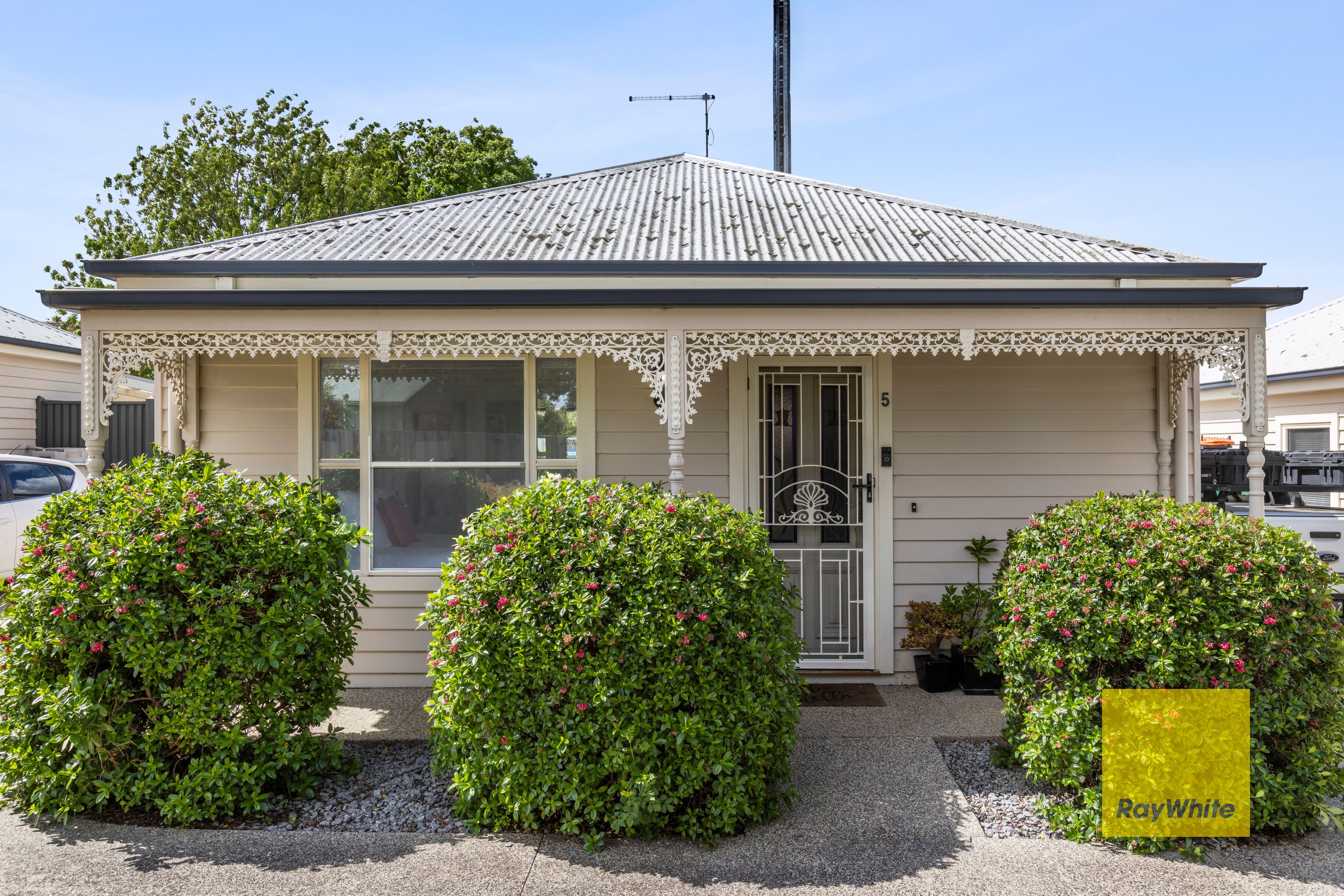 215 High Street, Belmont VIC 3216