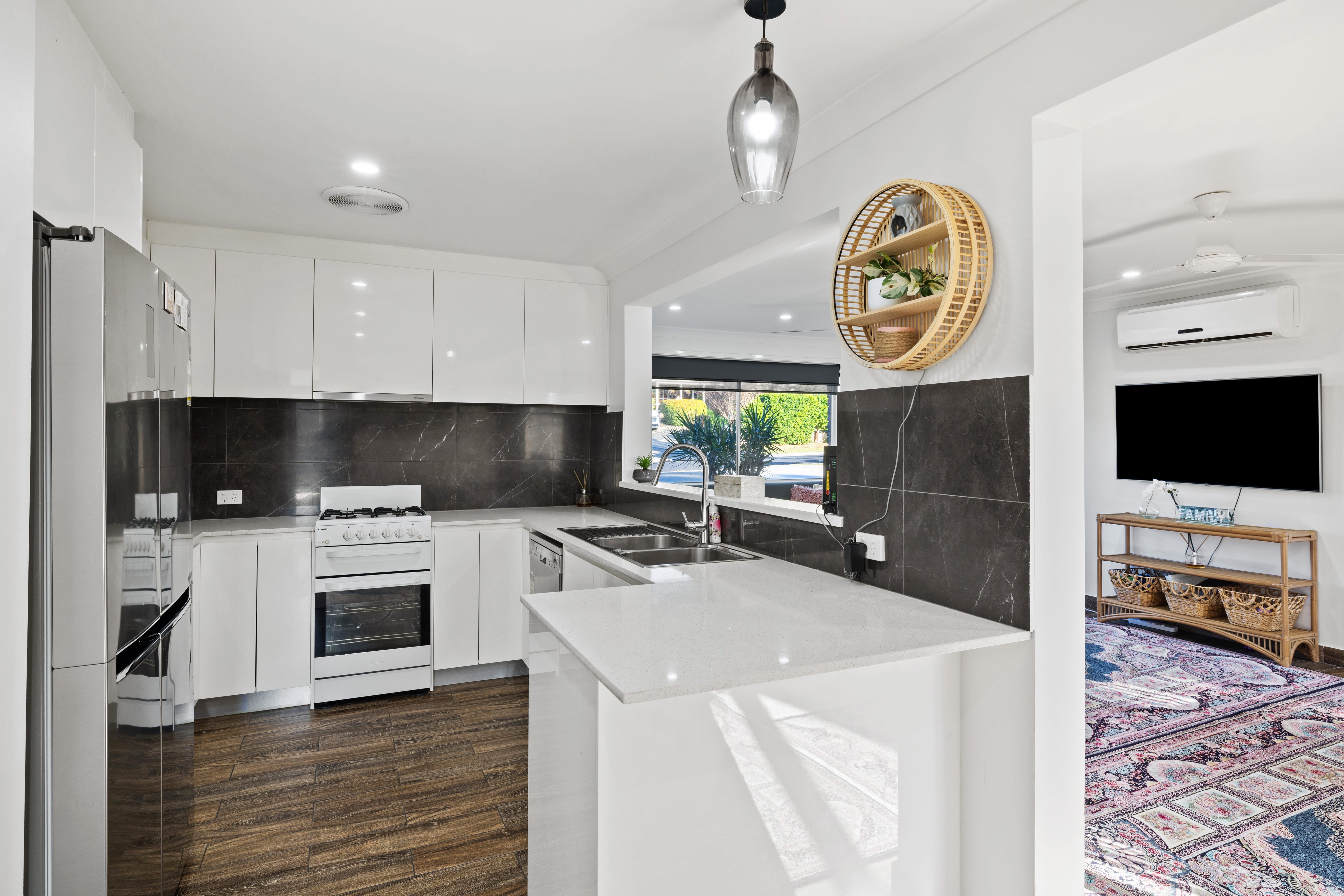 4 & 4a Sebastian Avenue, Rosemeadow, NSW 2560