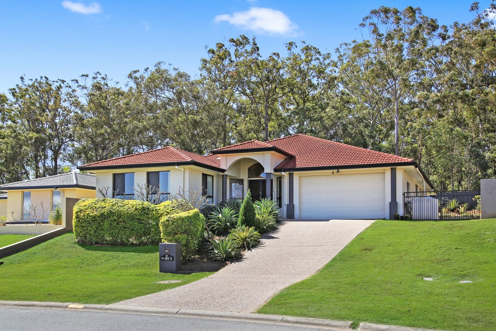 87 Arun Drive, Arundel QLD 4214