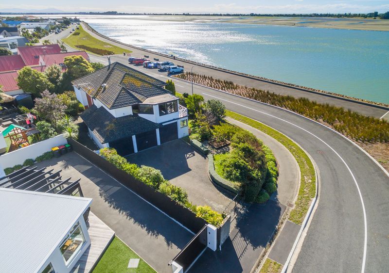 House 11 Beachville Road, Redcliffs, Christchurch City