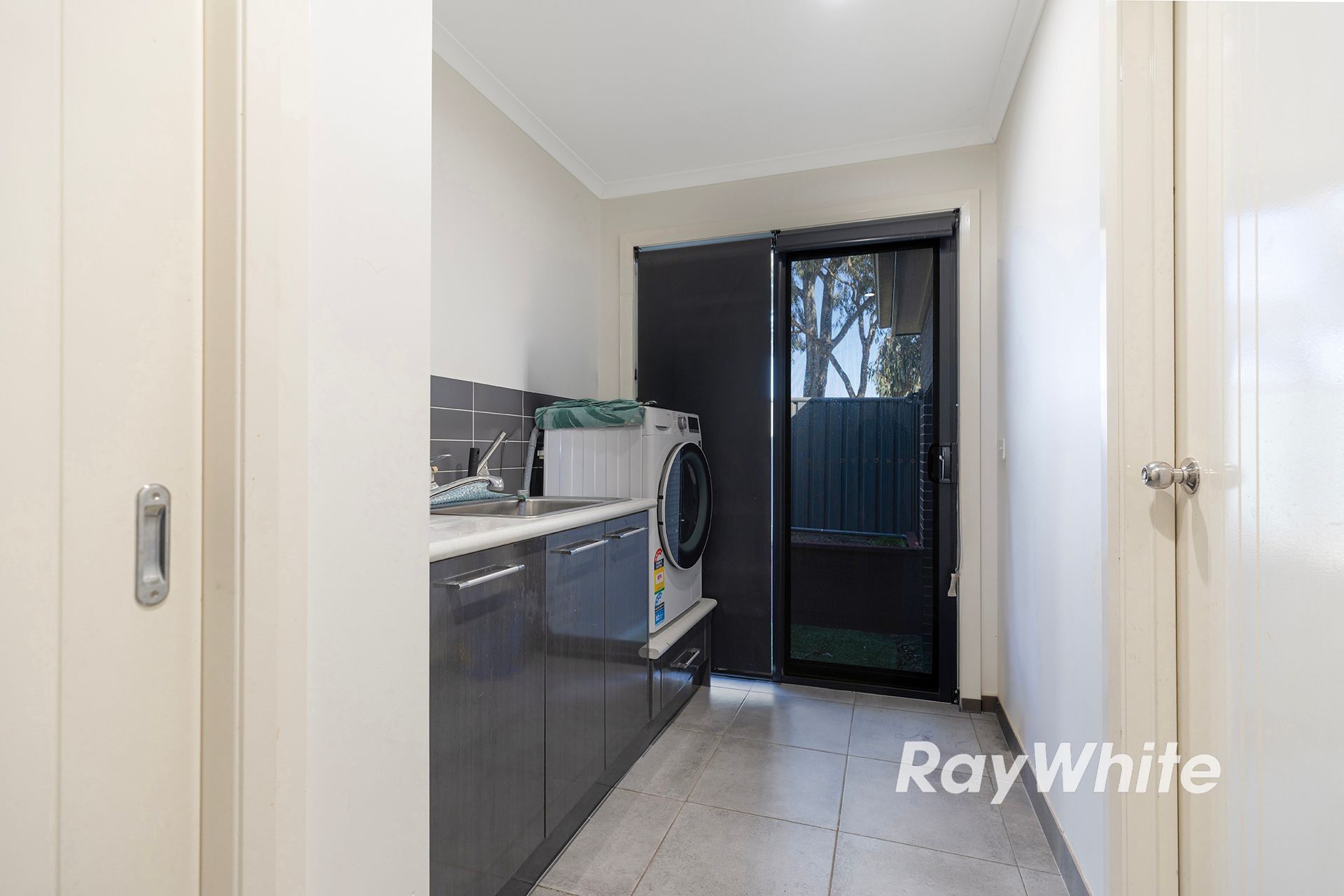 2 Daisy Street — photo 15 of 24