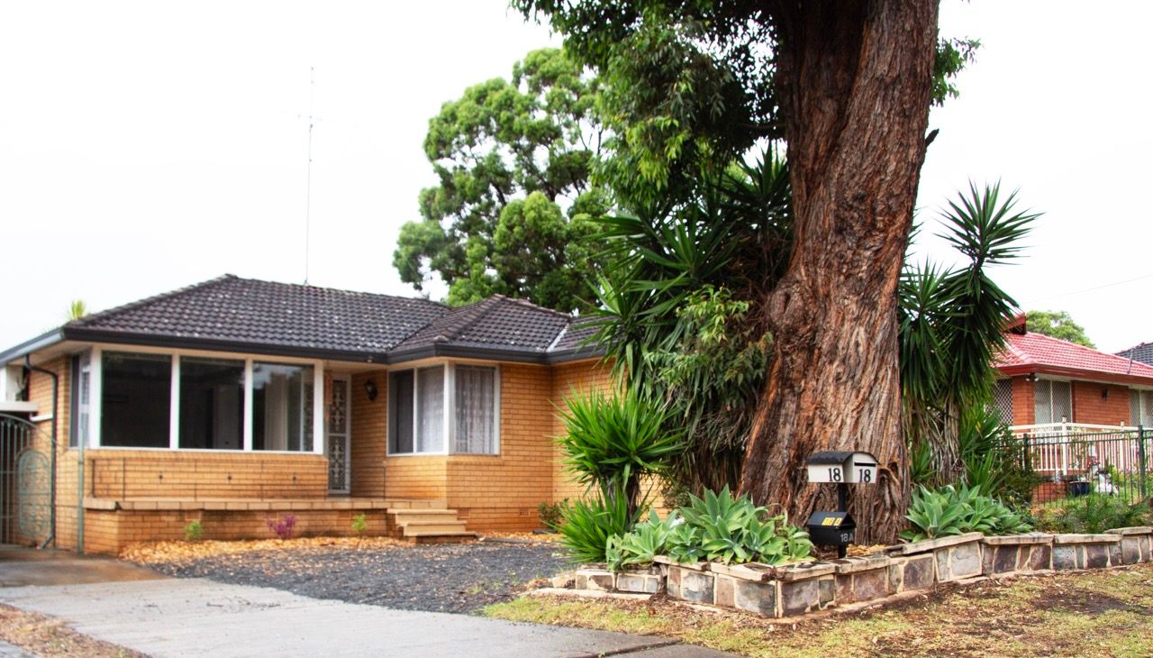 18 Hunter Street, Campbelltown, NSW 2560