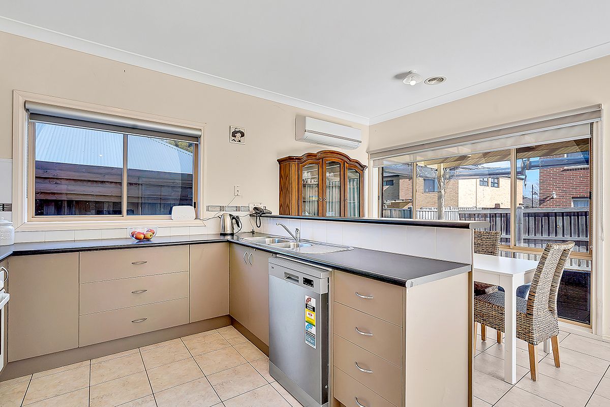 11 Beechville Place, Craigieburn, VIC 3064