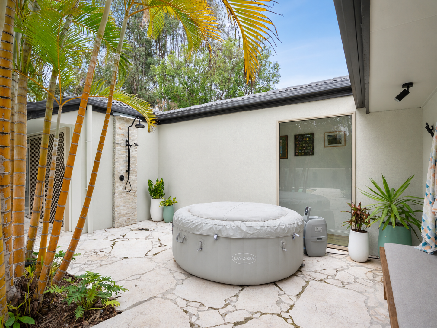 102 Hickory Drive — photo 8 of 21