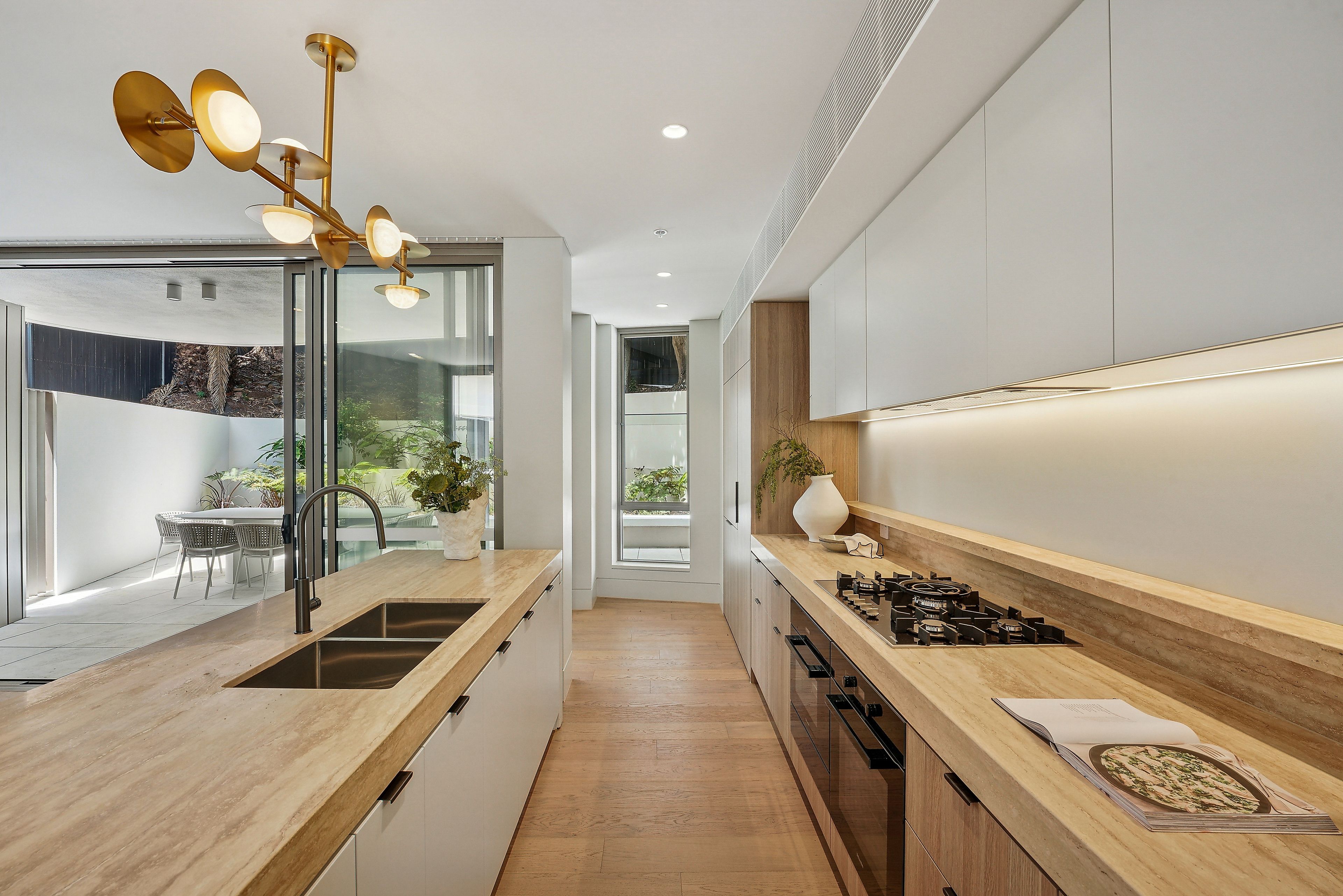 2/14 Boronia Road — photo 3 of 9