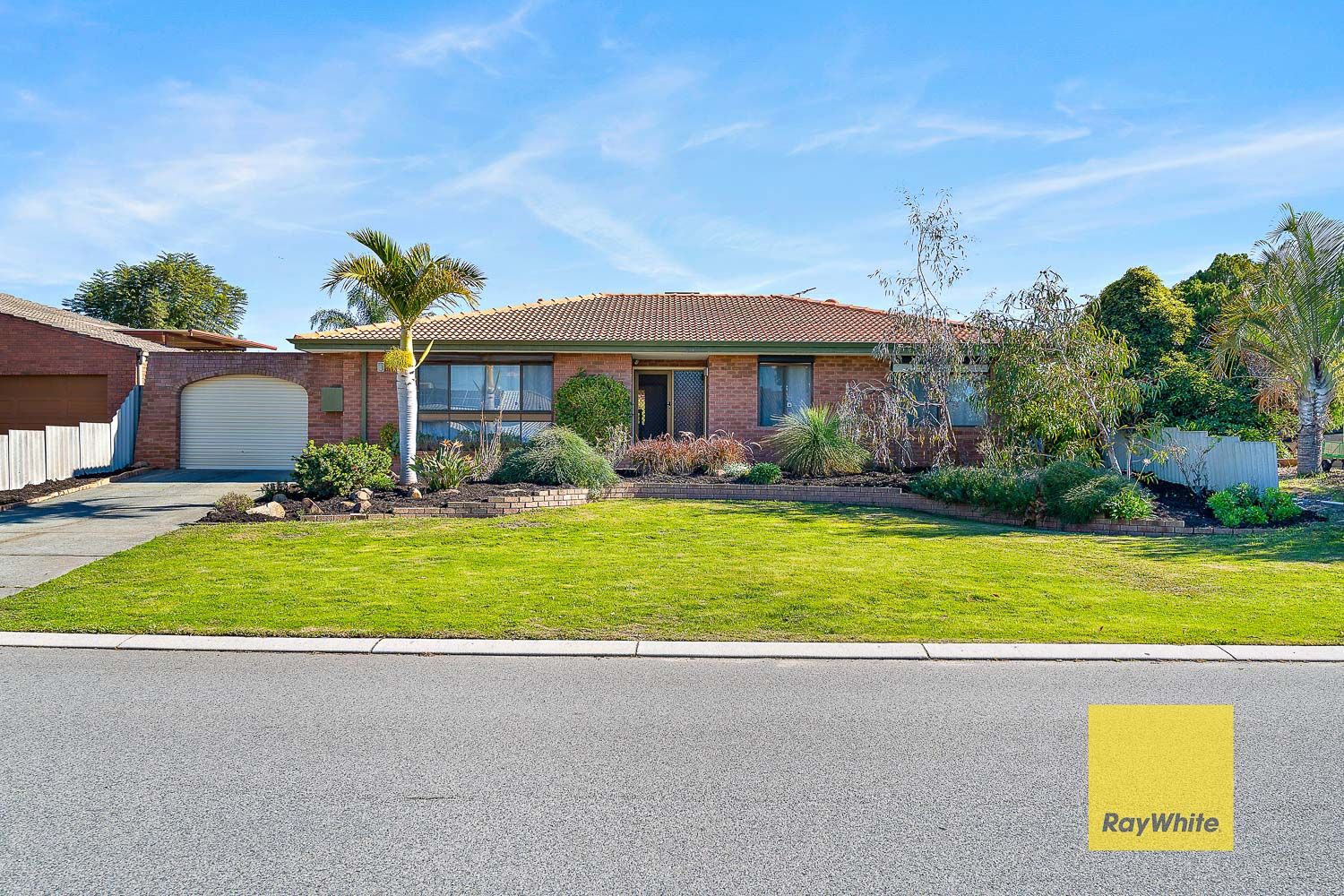 15 Crusader Drive, Thornlie, WA 6108