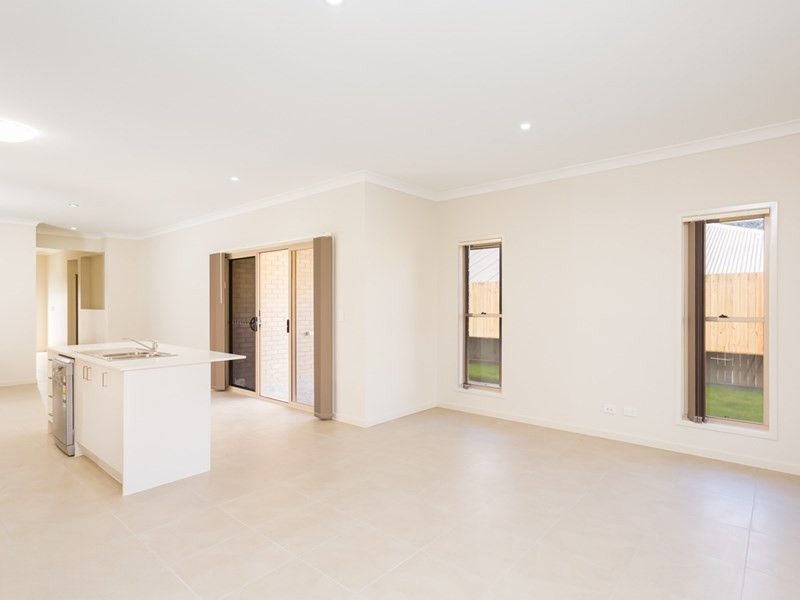 15 Percy Earl Crescent, Pimpama, QLD 4209