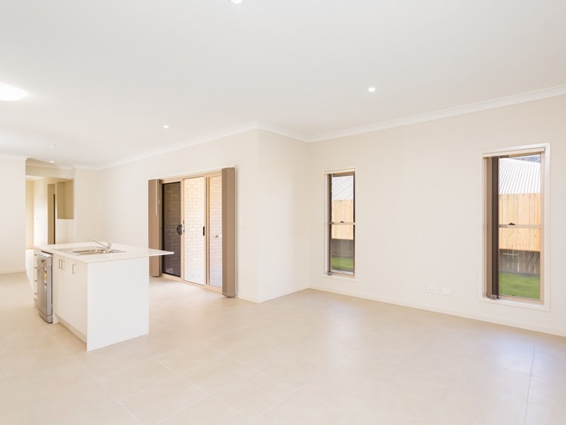 15 Percy Earl Crescent, Pimpama, QLD 4209