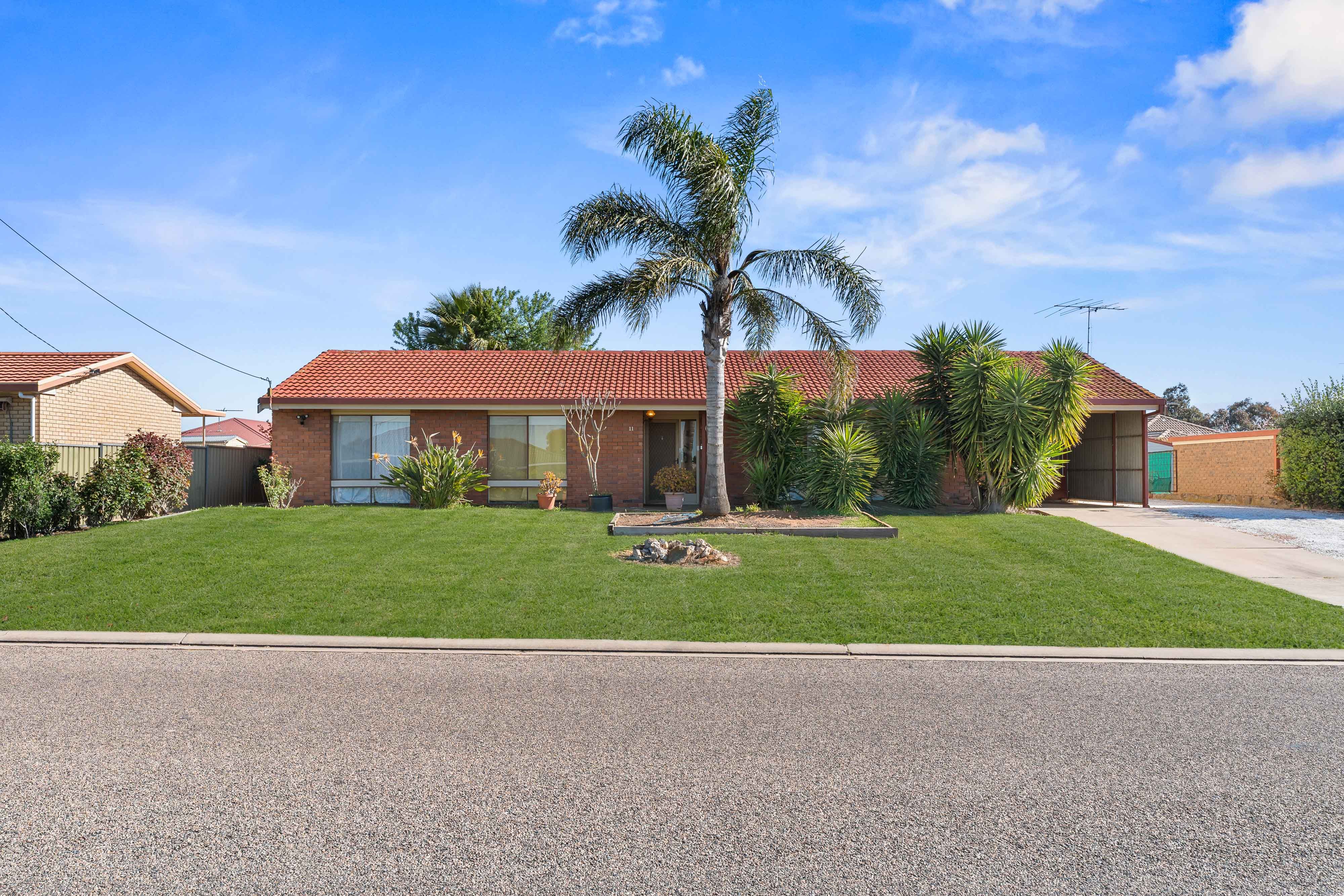 11 Edinburgh Street — photo from Ray White Strathalbyn