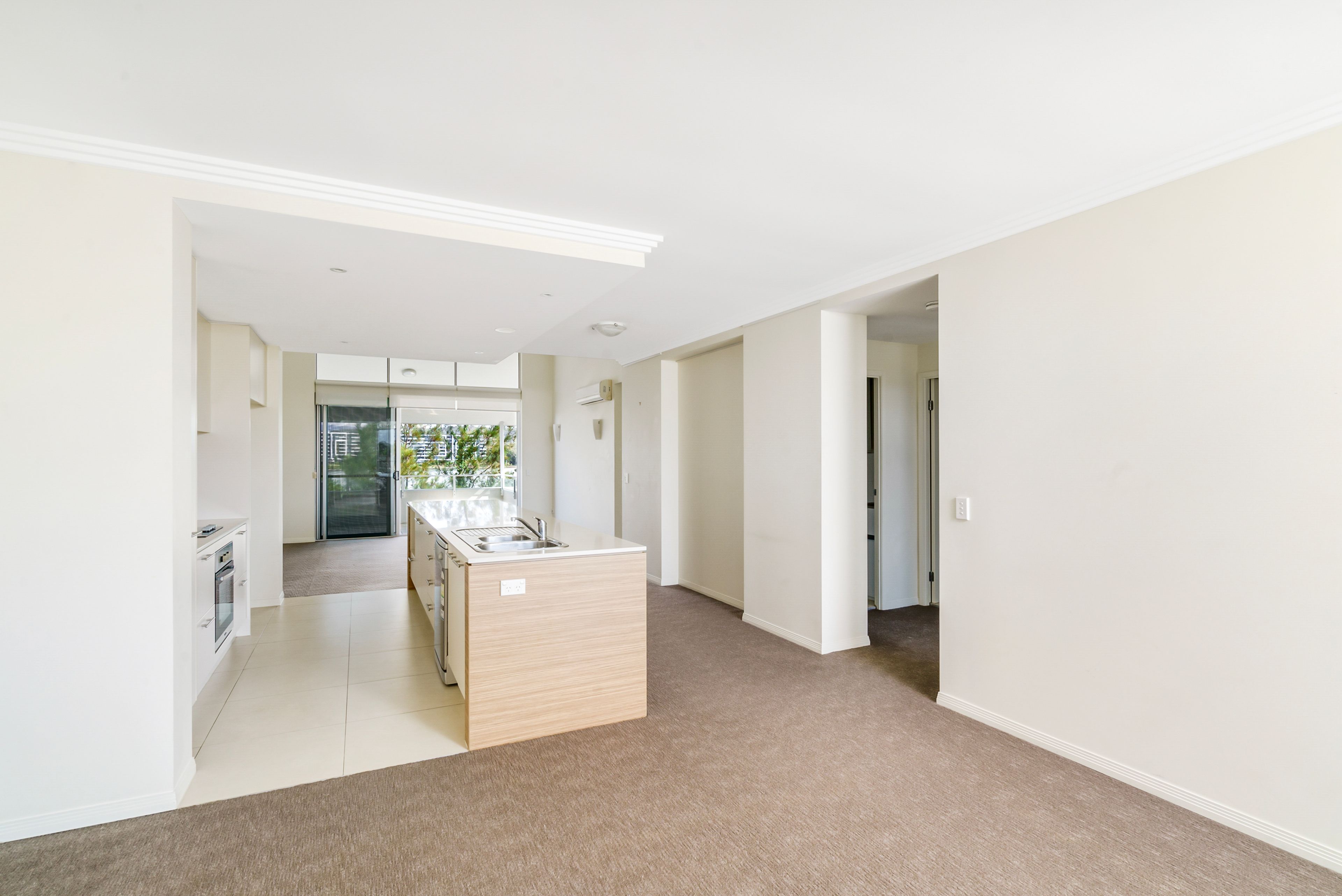 31/1 Lakefront Crescent — photo 6 of 6