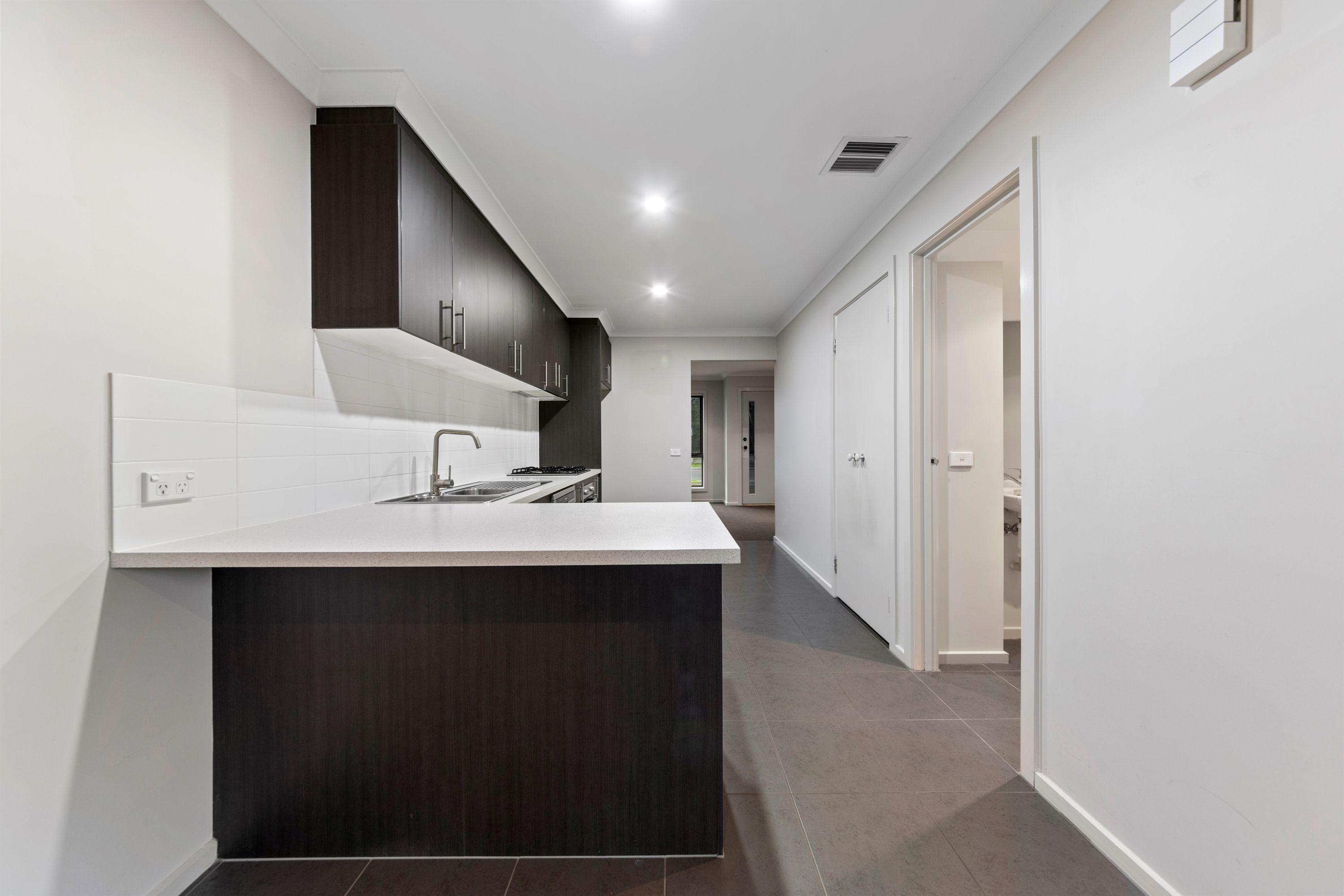 8 Bluestone Street — photo 17 of 28