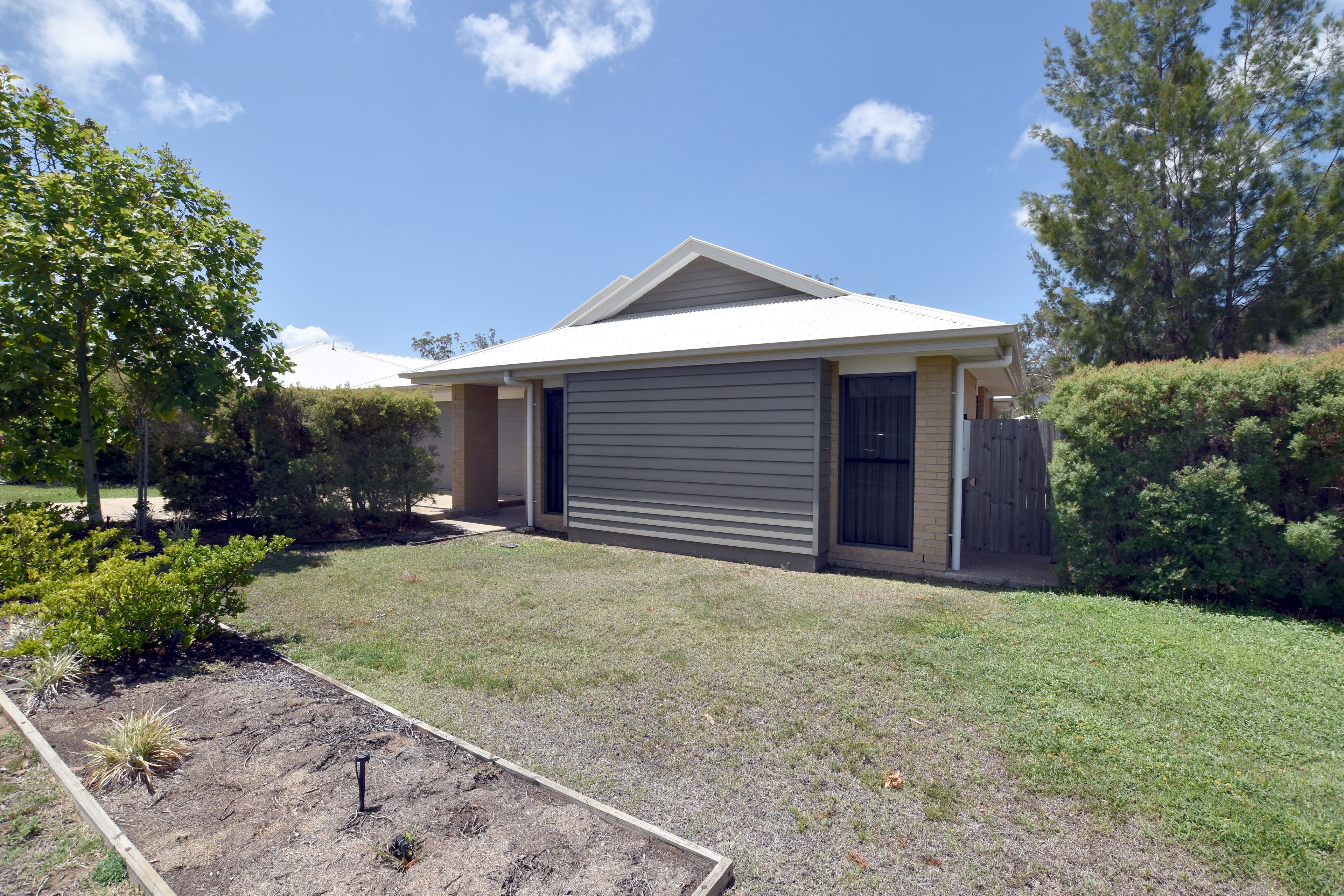 4 Kingfisher Street, New Auckland, QLD 4680