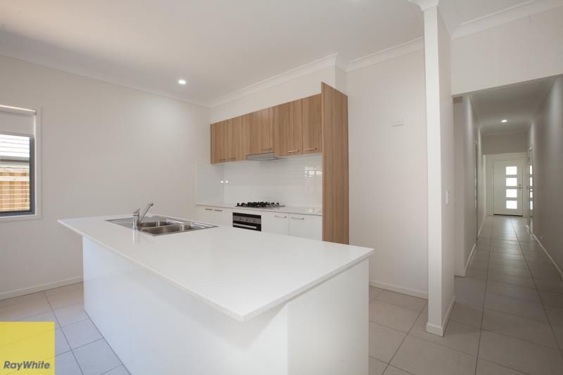 31 Lomond Circuit, Upper Kedron, QLD 4055
