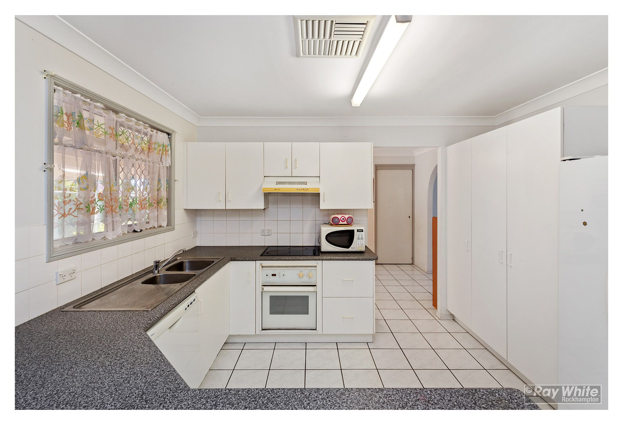 16 Dunnett Street, Gracemere, QLD 4702