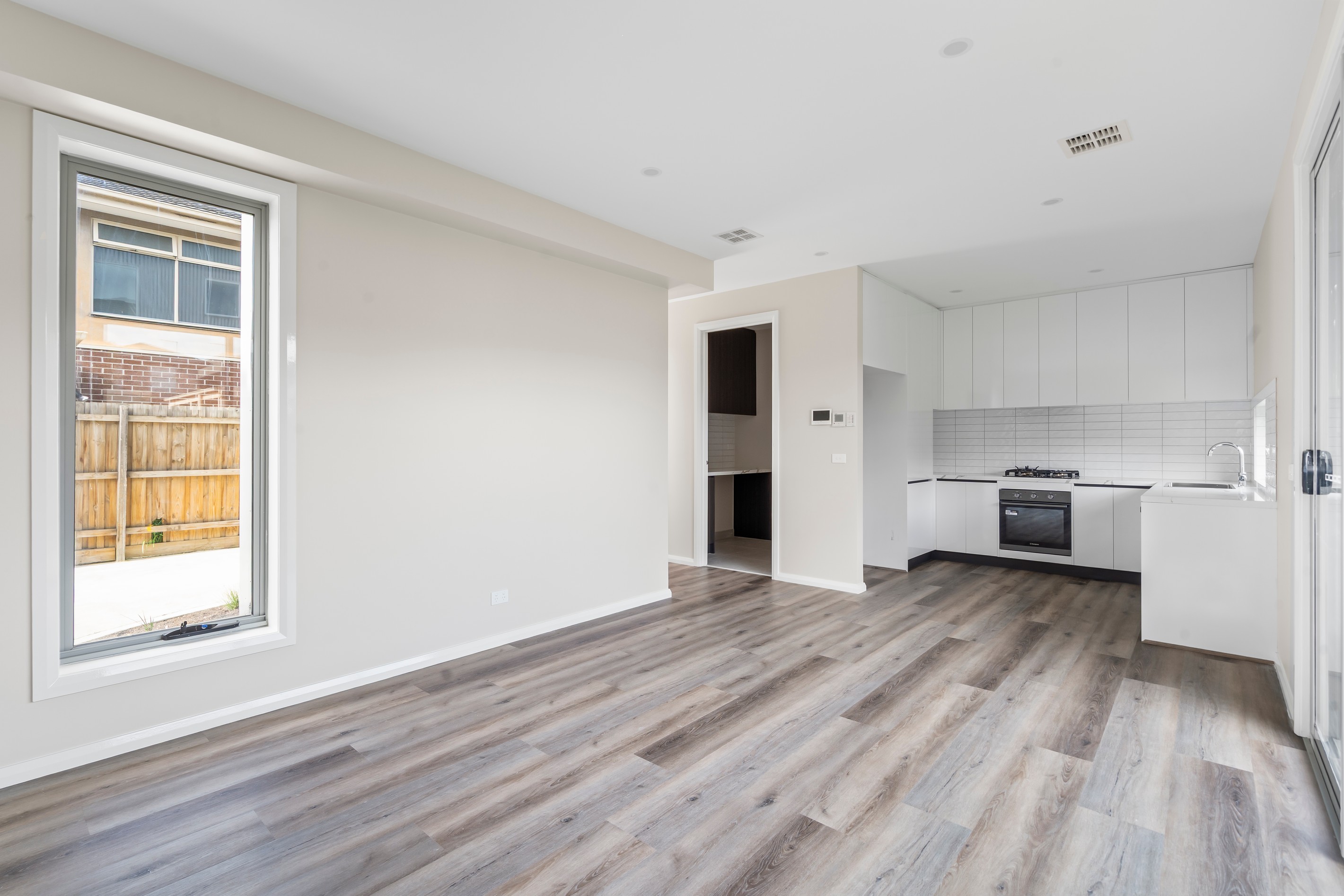 2/4 Maude Avenue, Glenroy, VIC 3046