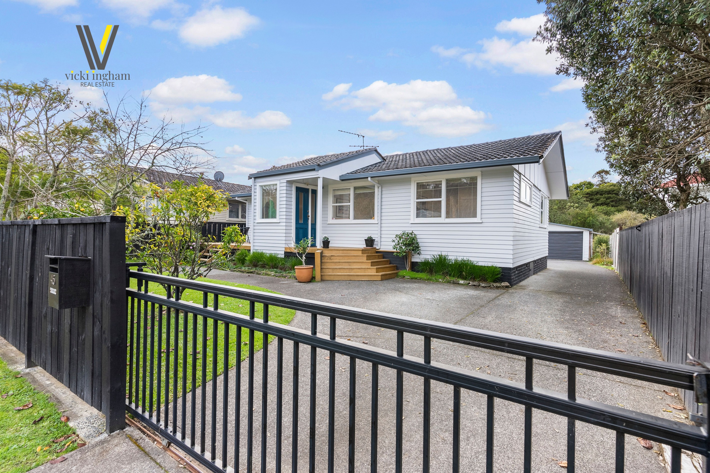 45 Castleford Street, Green Bay, Waitakere City