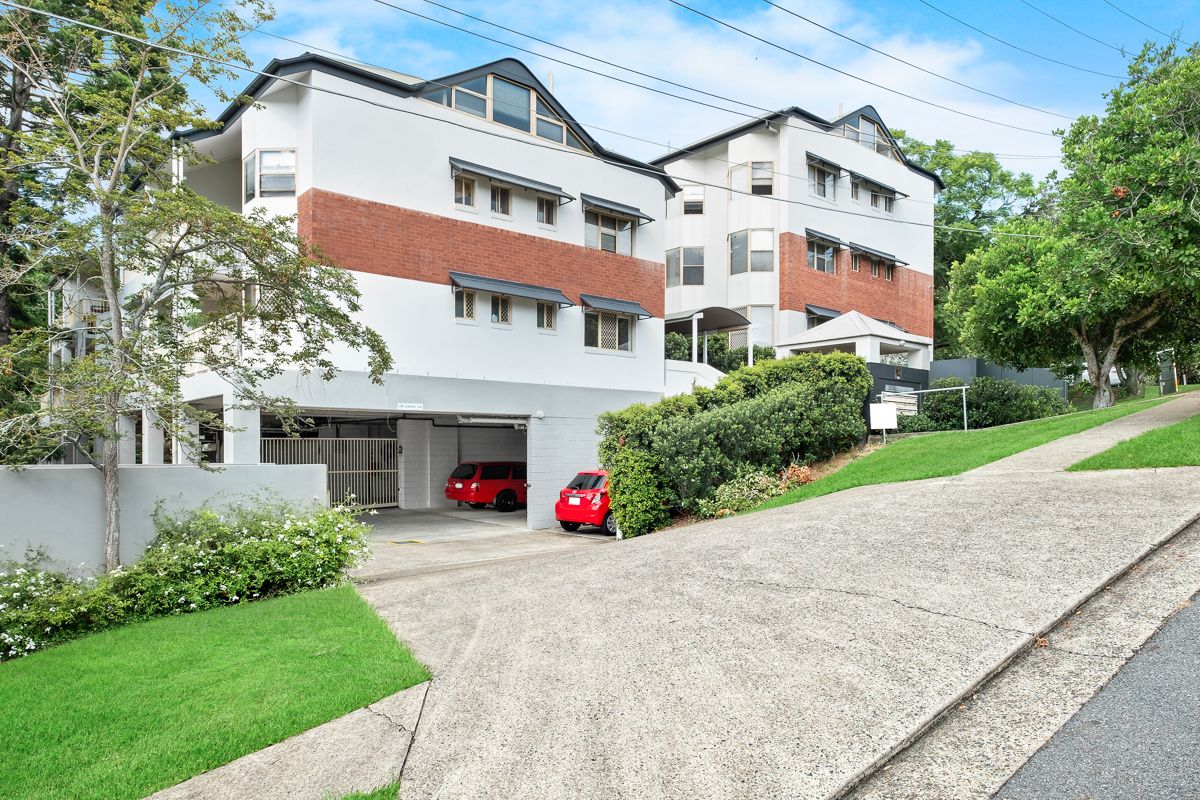 15 Clarence Road, Indooroopilly QLD 4068