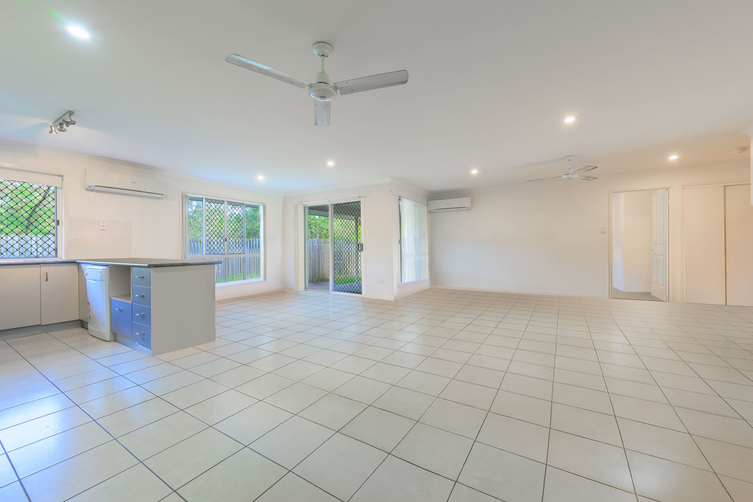 2 Parkview Court, Kin Kora, QLD 4680