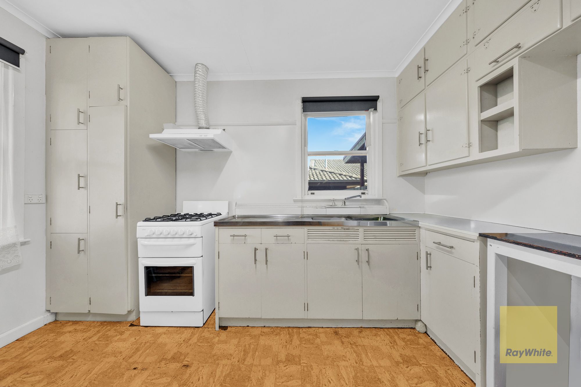12 Charlesworth Street — photo 9 of 19