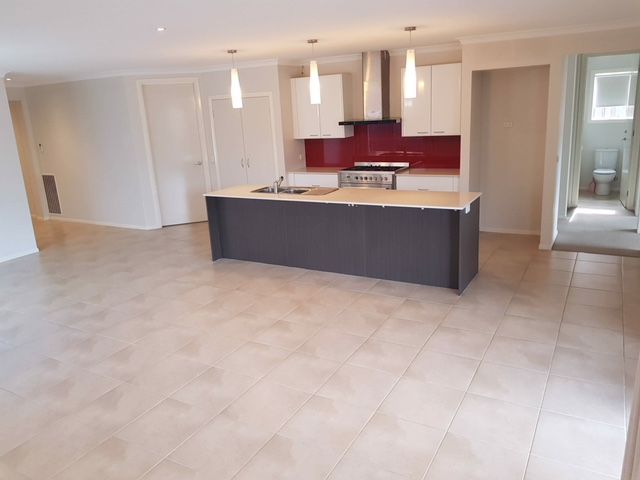92 Alisma Boulevard, Cranbourne North, VIC 3977